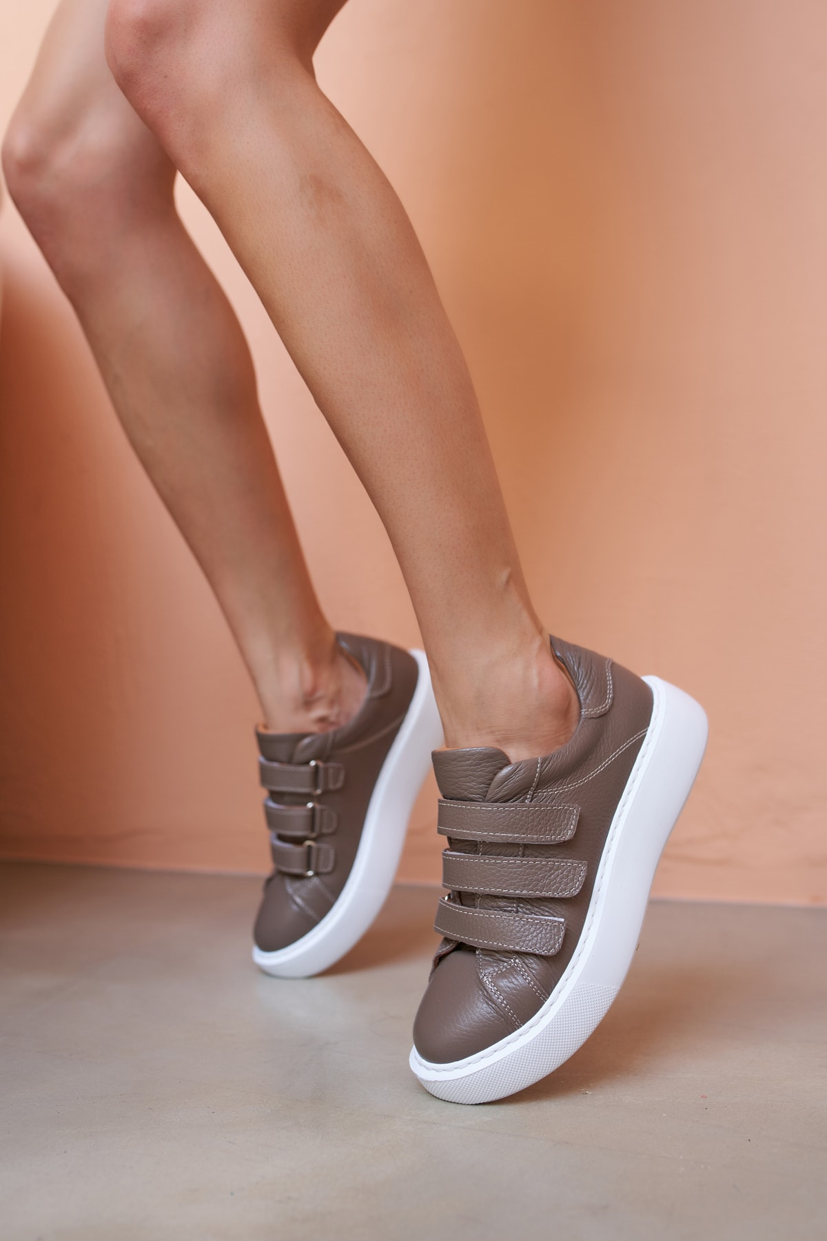 Emma Kadın Antrasit Gercek Deri Cirtli Sneakers