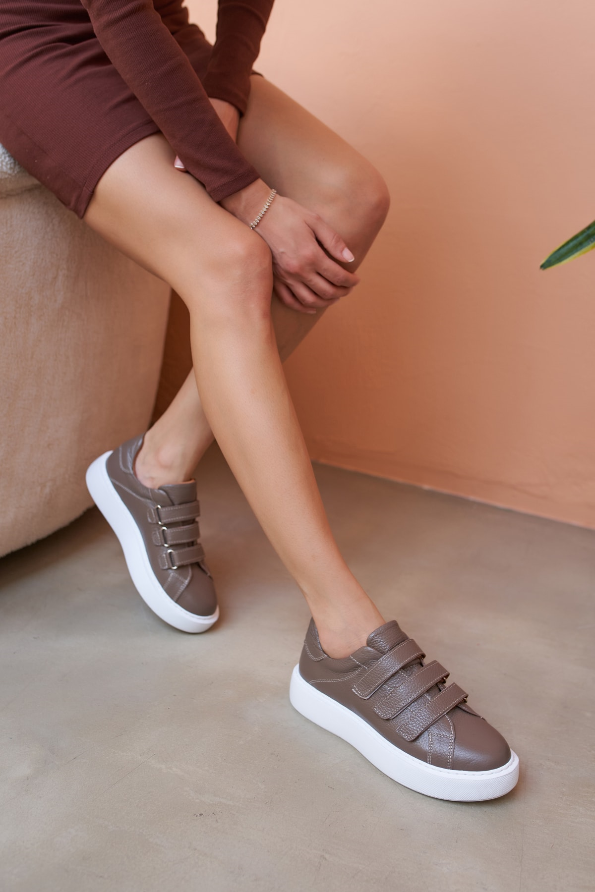 Emma Kadın Antrasit Gercek Deri Cirtli Sneakers