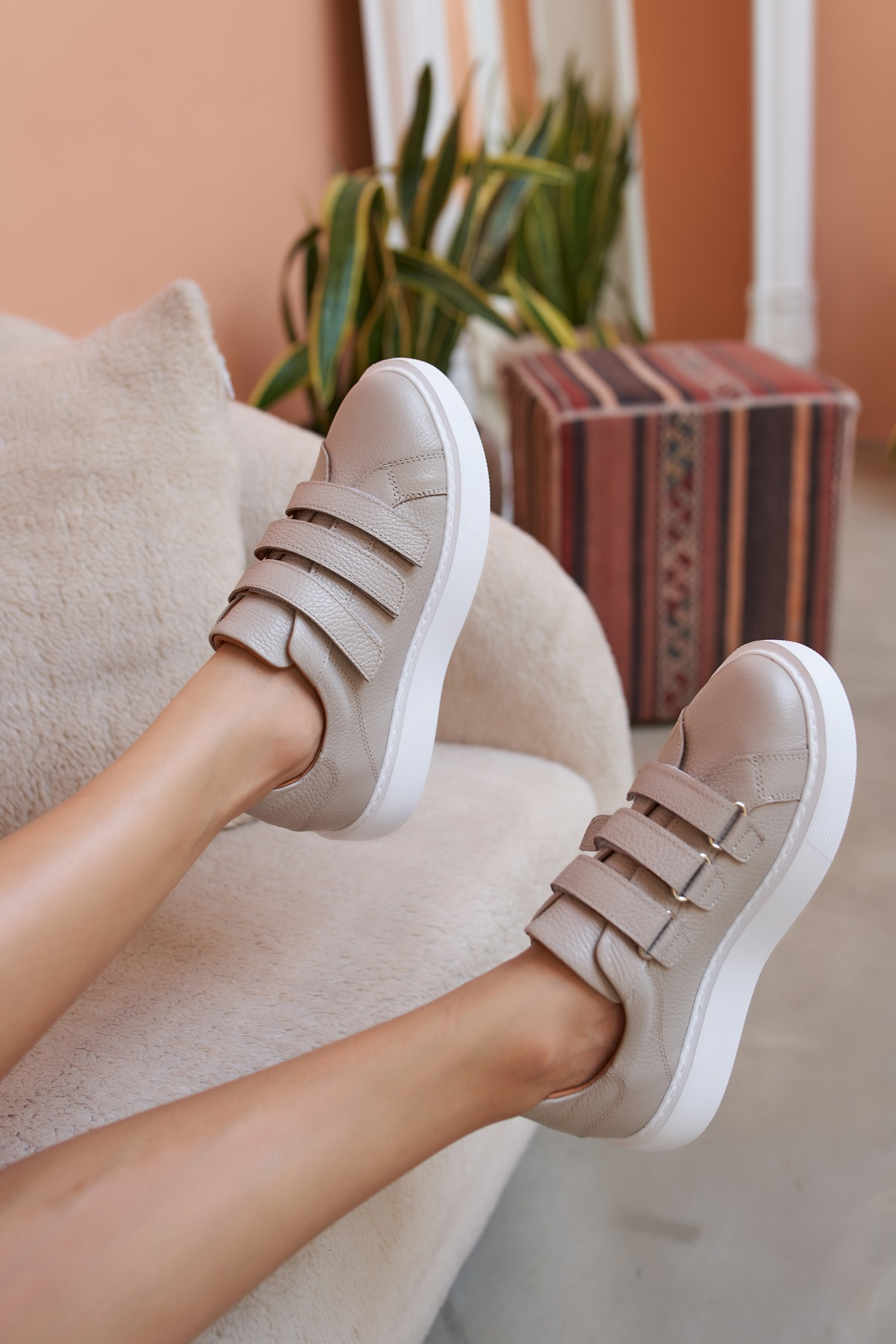 Emma Kadın Antrasit Gercek Deri Cirtli Sneakers