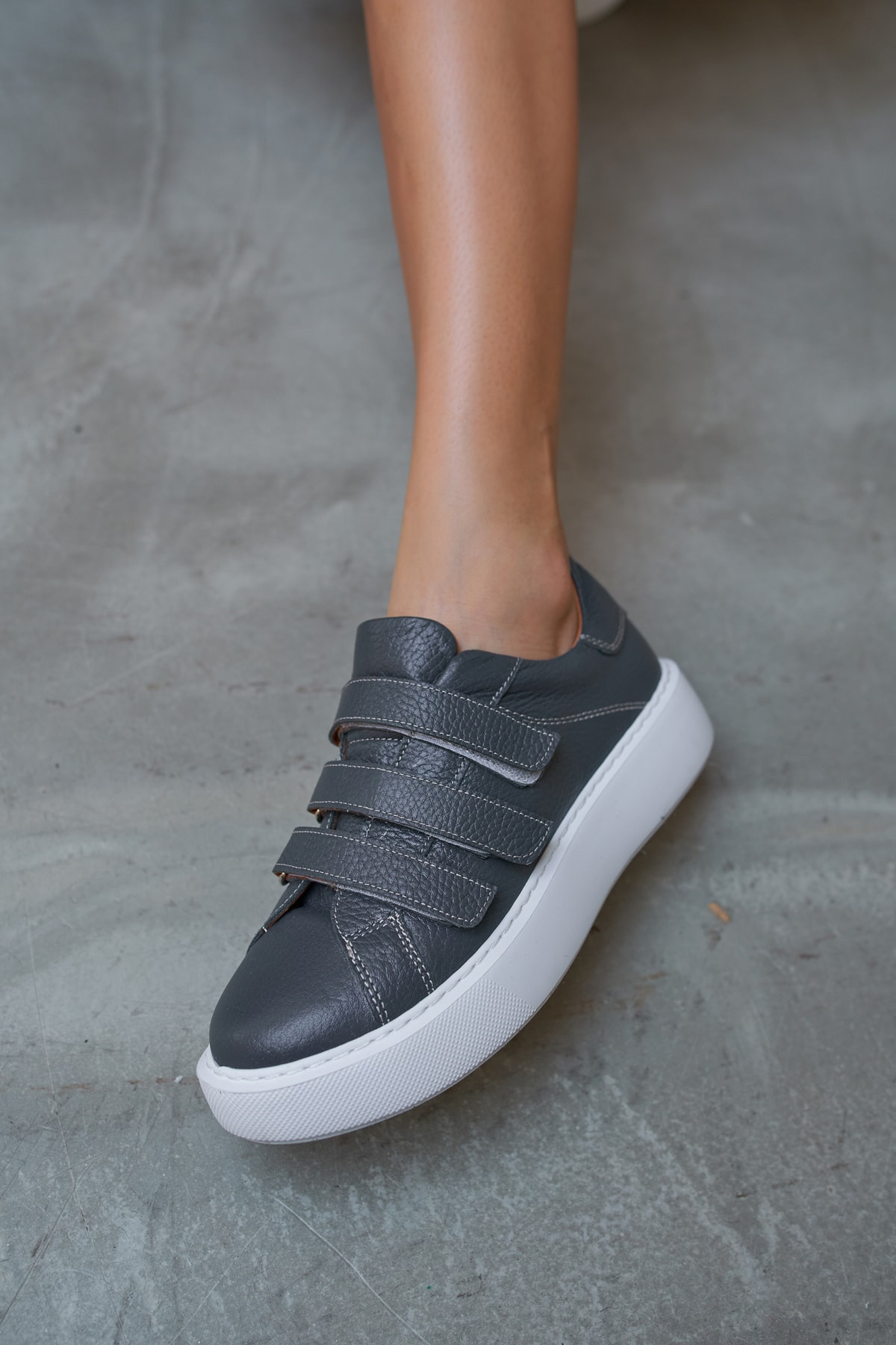 Emma Kadın Antrasit Gercek Deri Cirtli Sneakers
