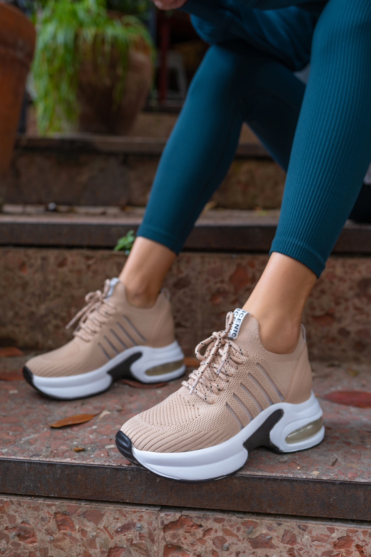 Woala Kadin Siyah Dolgu Topuk Sneakers