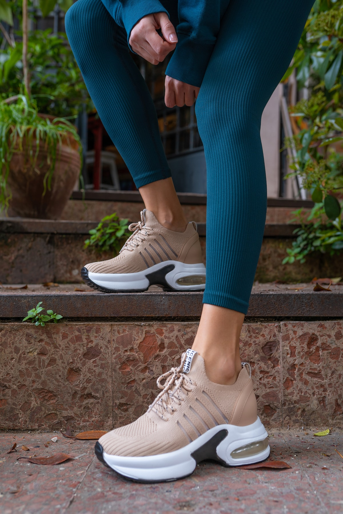Woala Kadin Siyah Dolgu Topuk Sneakers