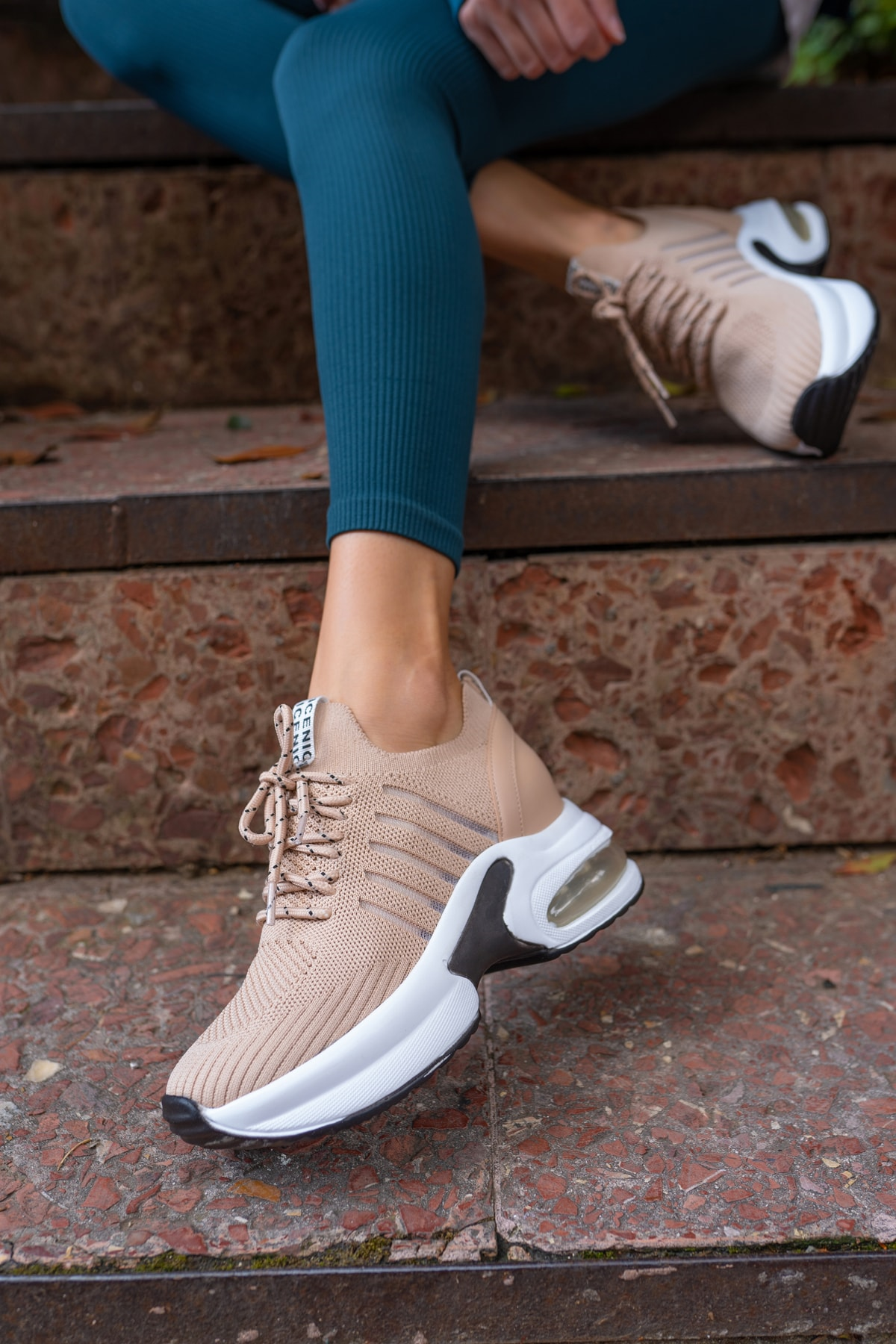 Woala Kadin Siyah Dolgu Topuk Sneakers