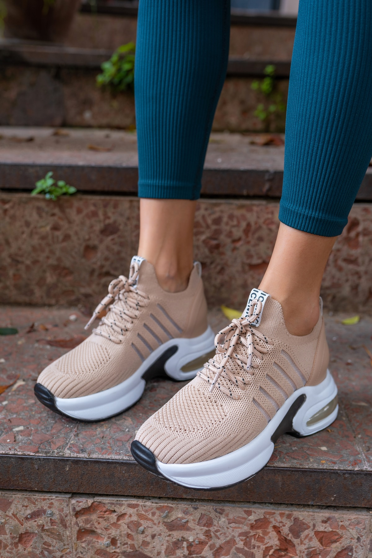 Woala Kadin Siyah Dolgu Topuk Sneakers
