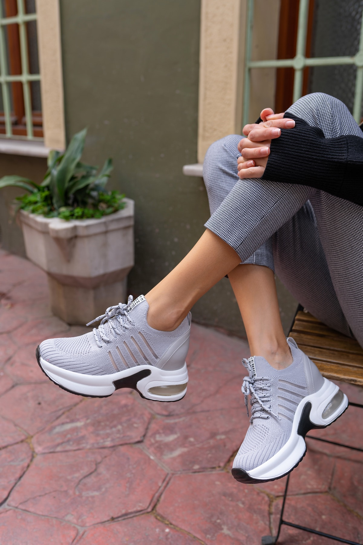 Woala Kadin Siyah Dolgu Topuk Sneakers