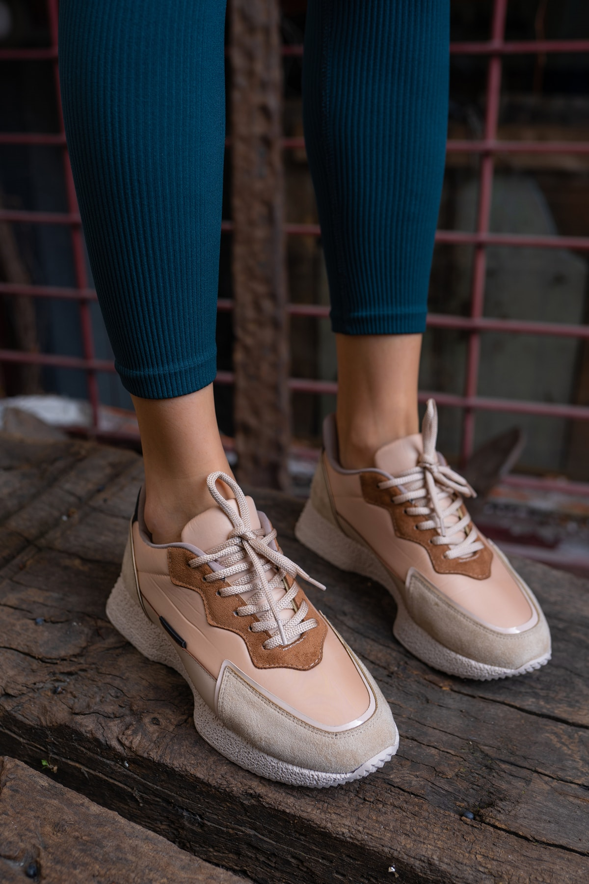 Vasile Kadin Beyaz Paraşüt Kumas Detay Sneakers