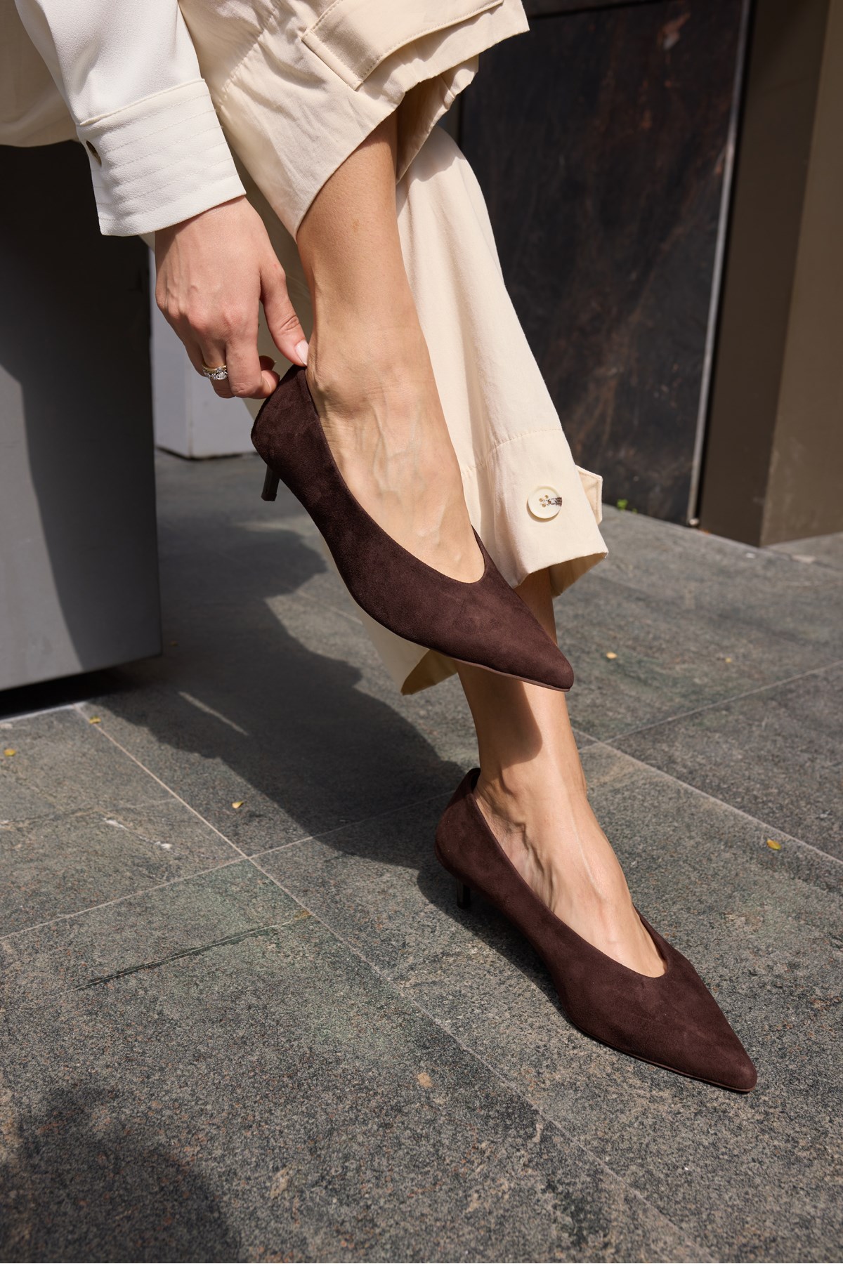 LURCETTA KADİN KAHVE GERCEK DERİ SUET MİNİ TOPUKLU STILETTO