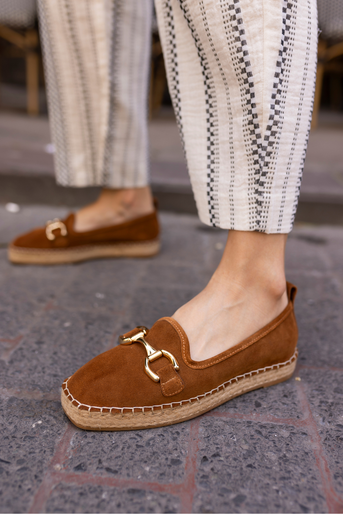 NAZSA KADIN KAHVERENGİ SÜET TOKALI ESPADRIL TABAN LOAFER AYAKKABİ