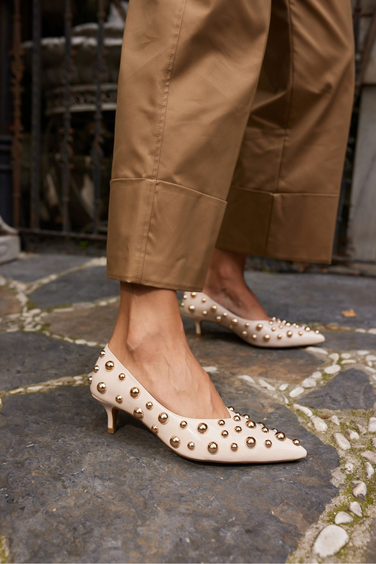 CAMBİ KADIN TEN BEJ RUGAN TROKLU STILETTO