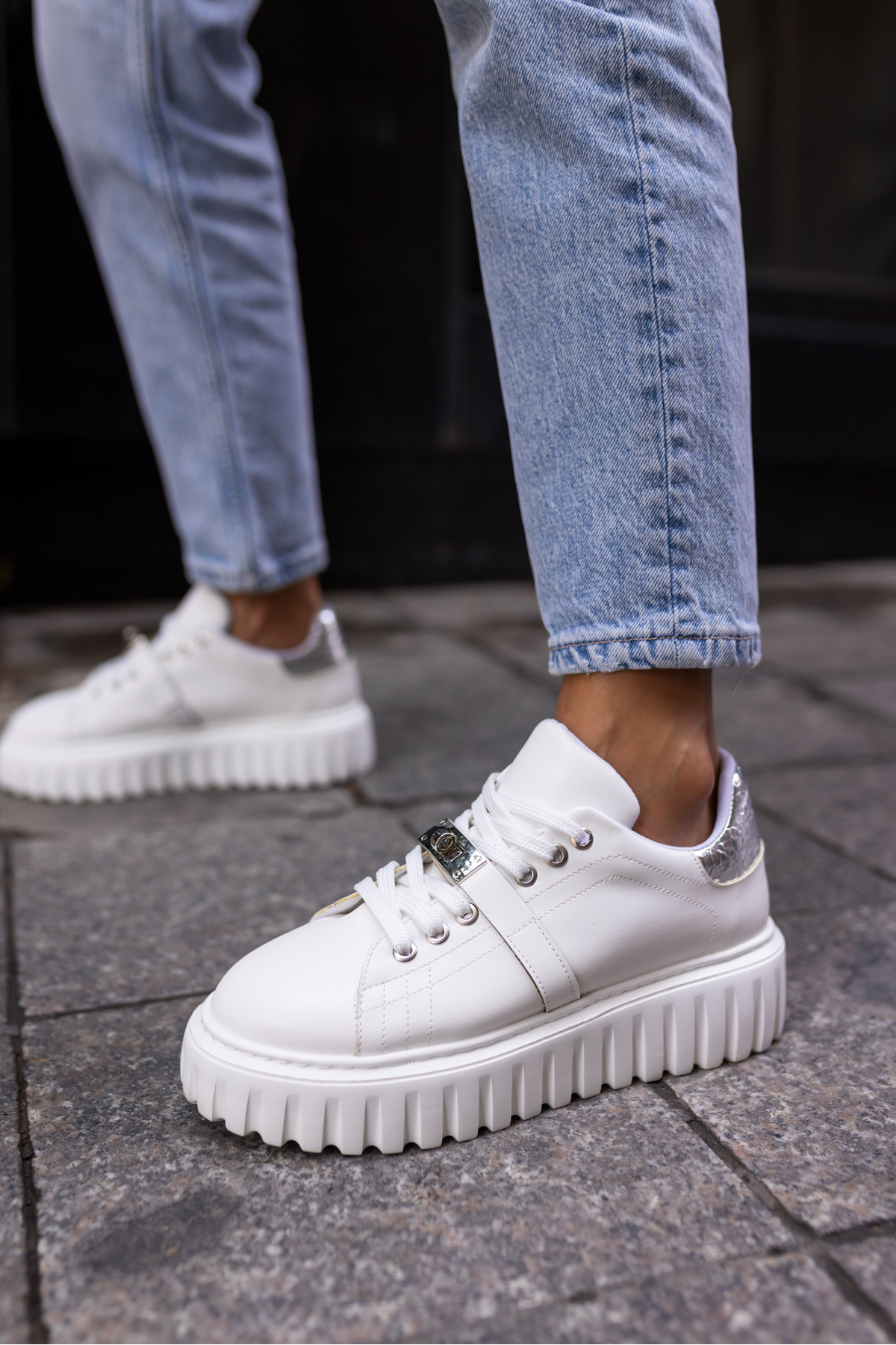NİGEL KADİN SİYAH TOKA DETAY EVA TABANLİ SNEAKER