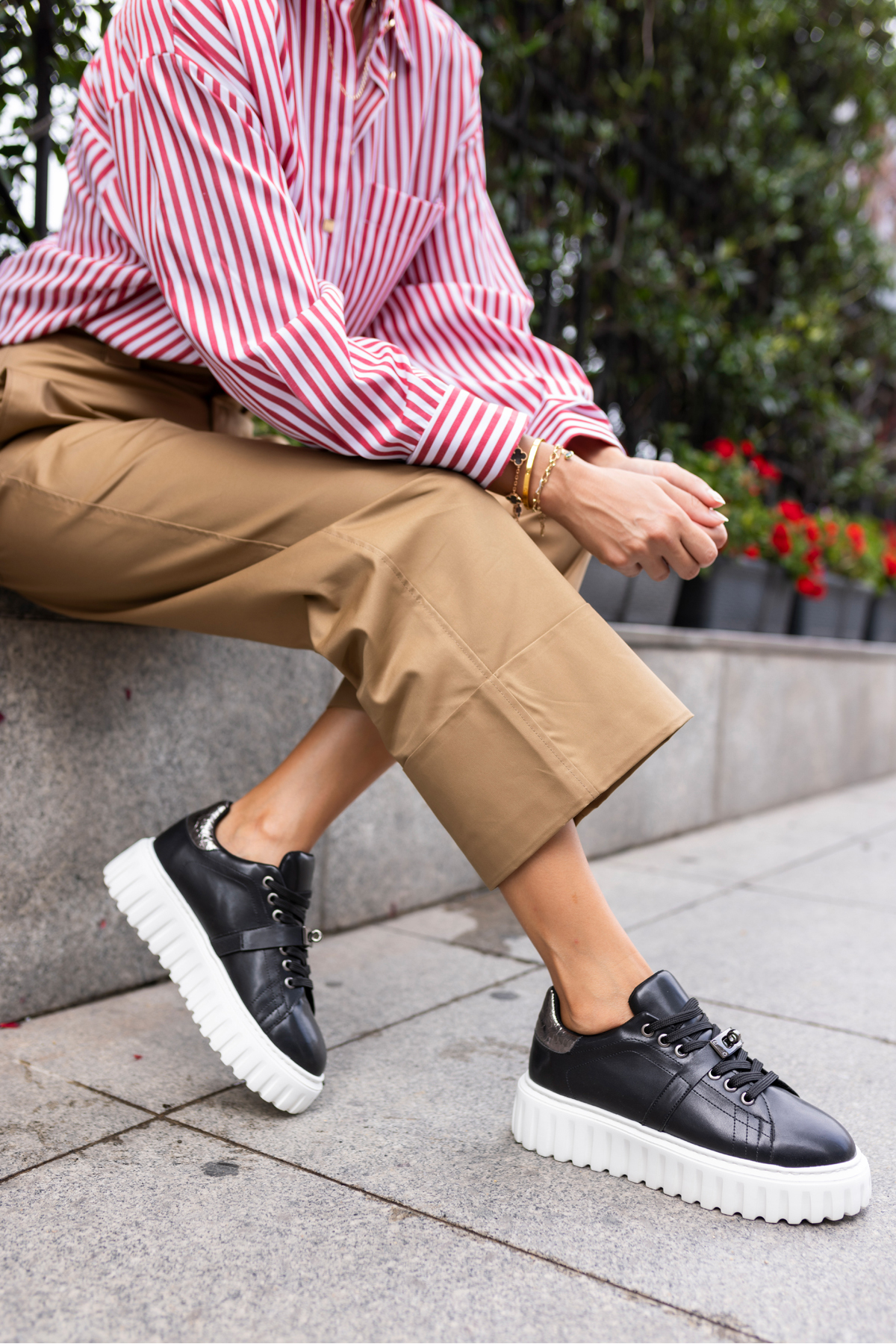 NİGEL KADİN SİYAH TOKA DETAY EVA TABANLİ SNEAKER