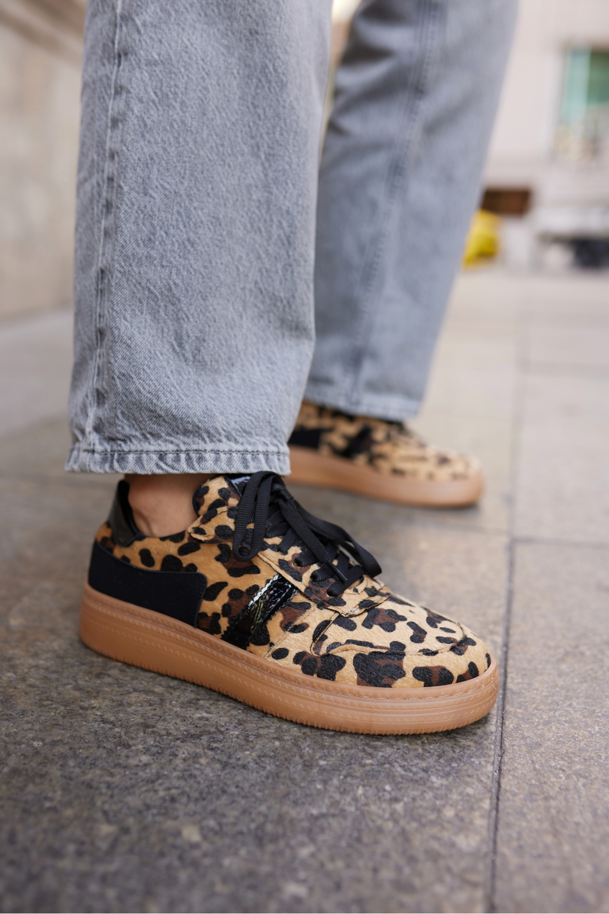 FAERO KADIN BEJ ALTIN DETAYLİ SNEAKER