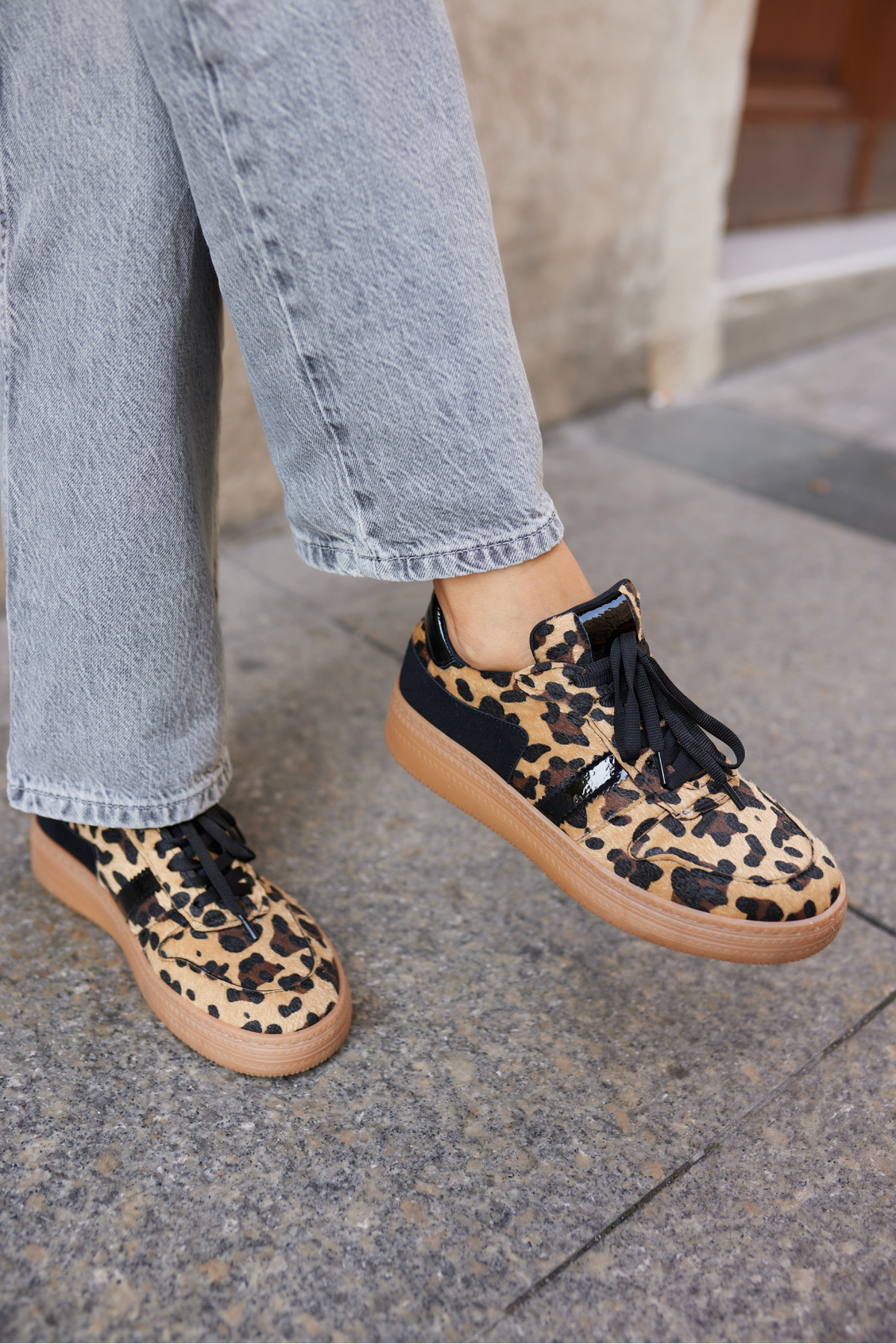 FAERO KADIN BEJ ALTIN DETAYLİ SNEAKER