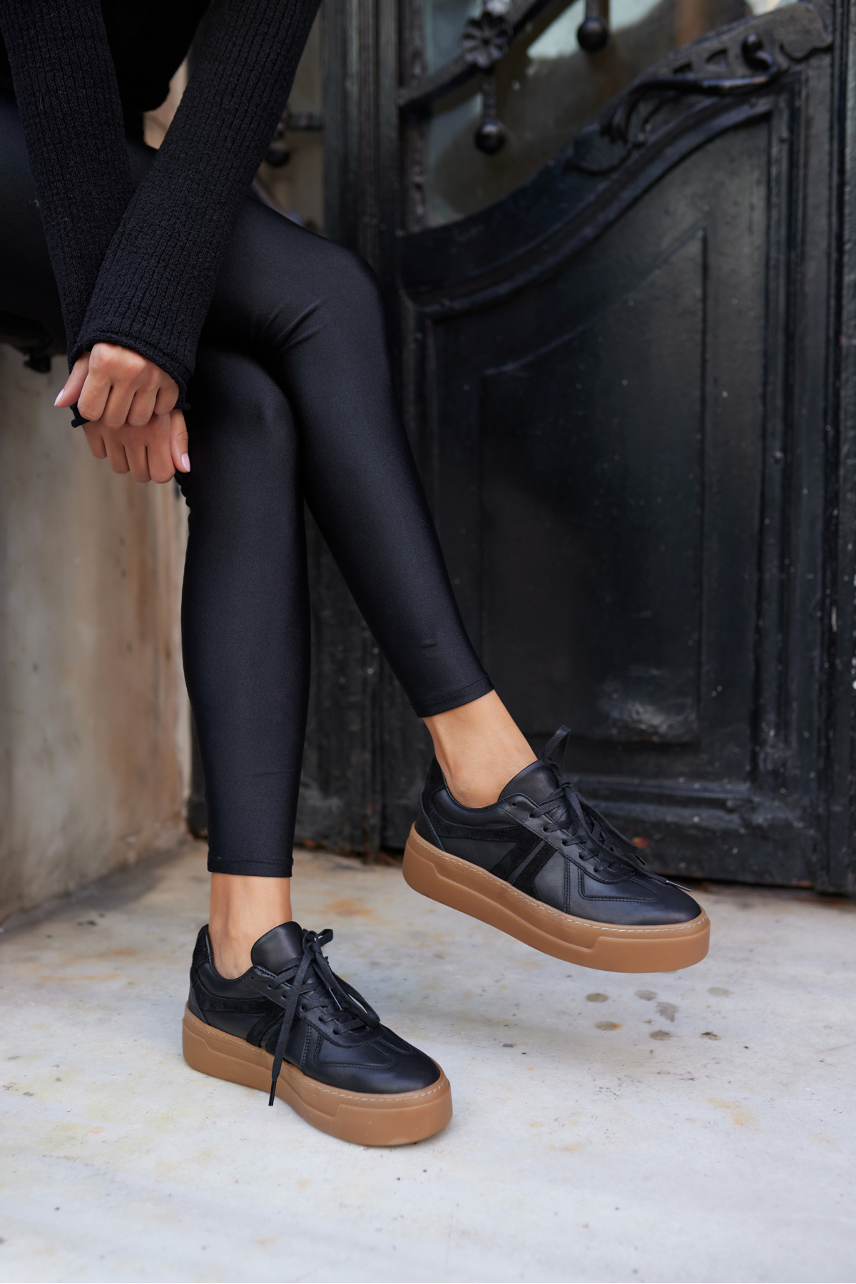 BELLO KADIN SİYAH GERCEK DERİ SNEAKER