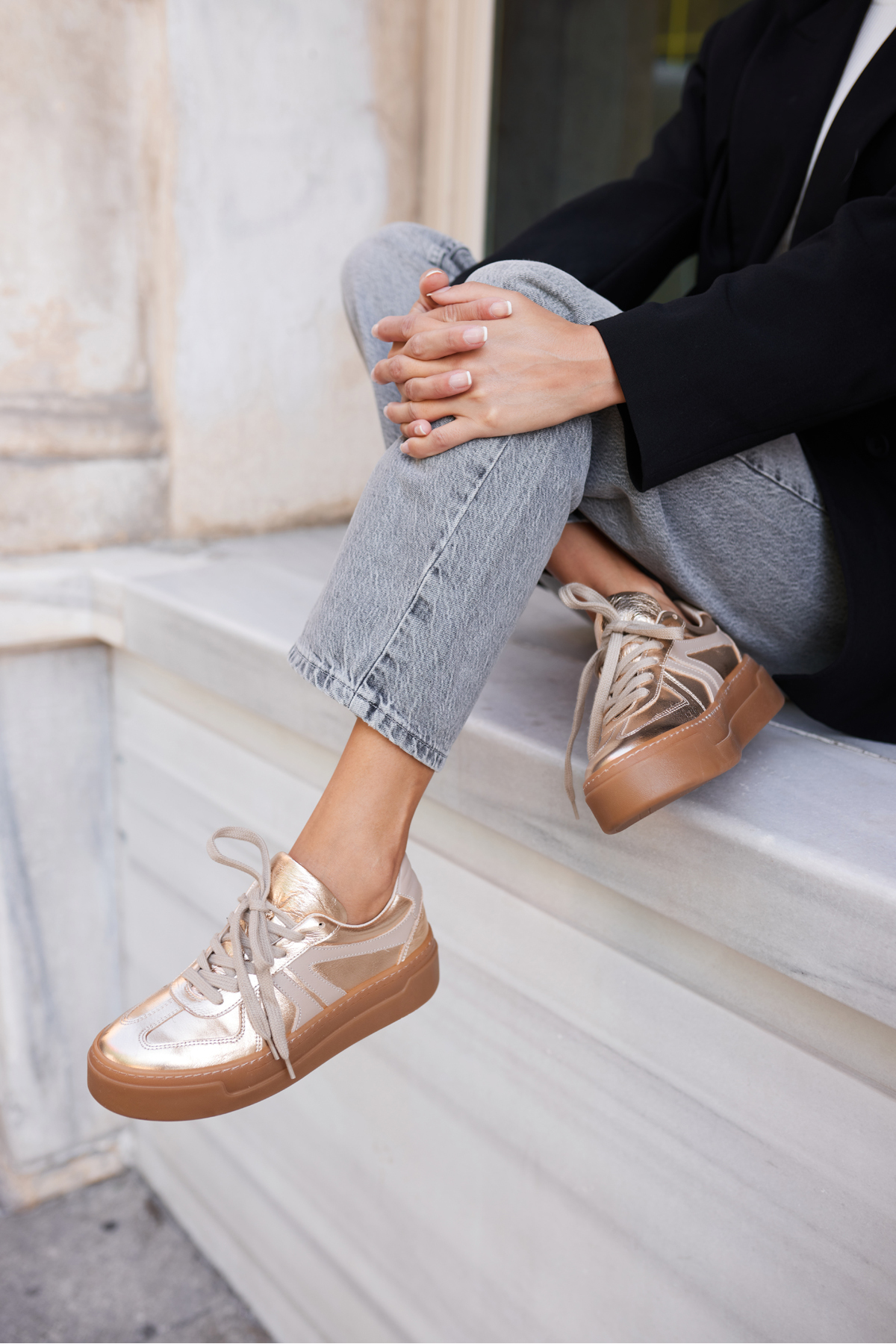 BELLO KADIN SİYAH GERCEK DERİ SNEAKER
