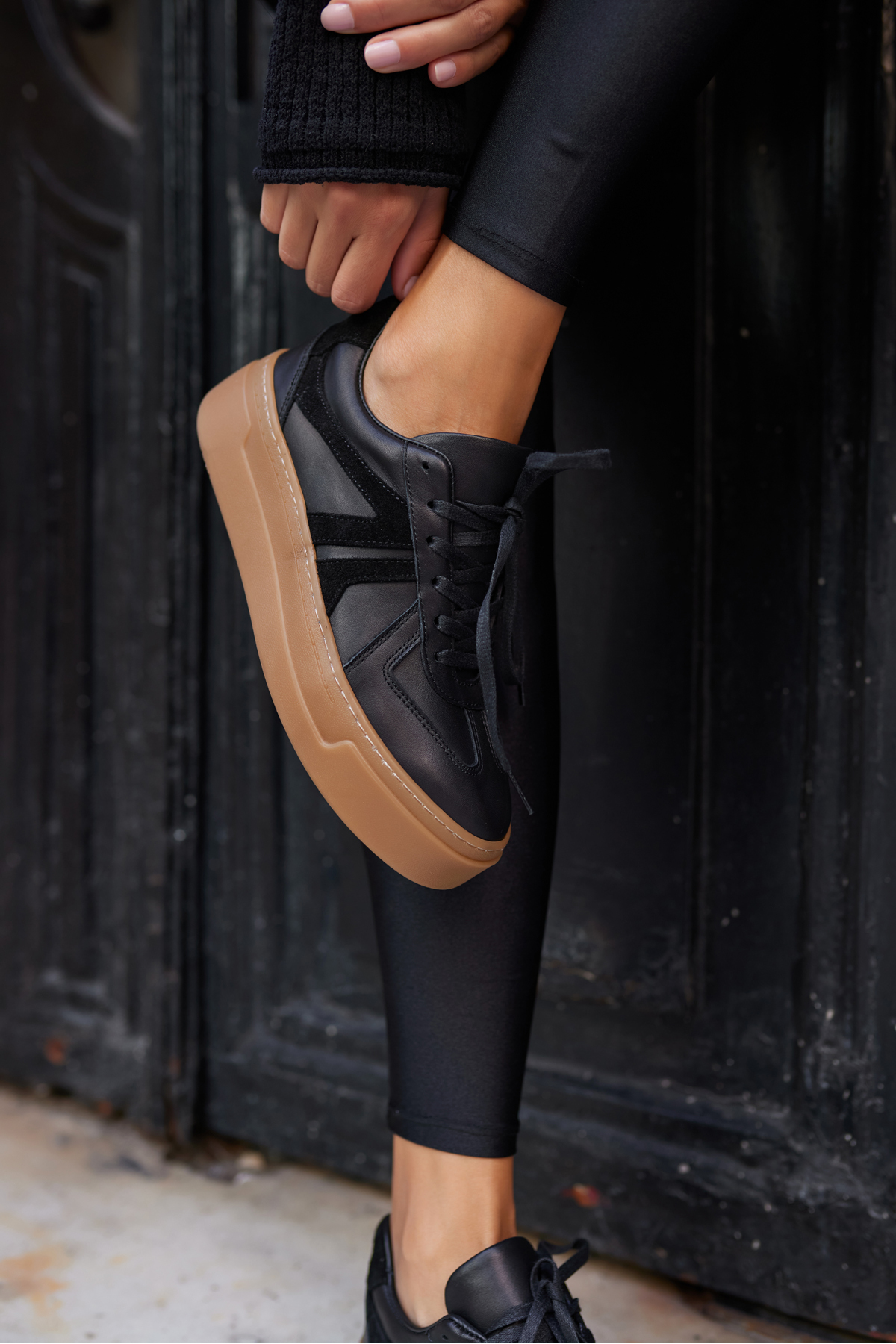 BELLO KADIN SİYAH GERCEK DERİ SNEAKER