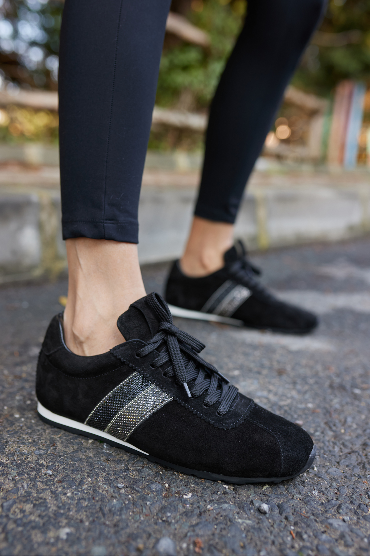 TELLA KADIN BEJ GERCEK SUET BAGCIKLI TAŞLİ SNEAKER