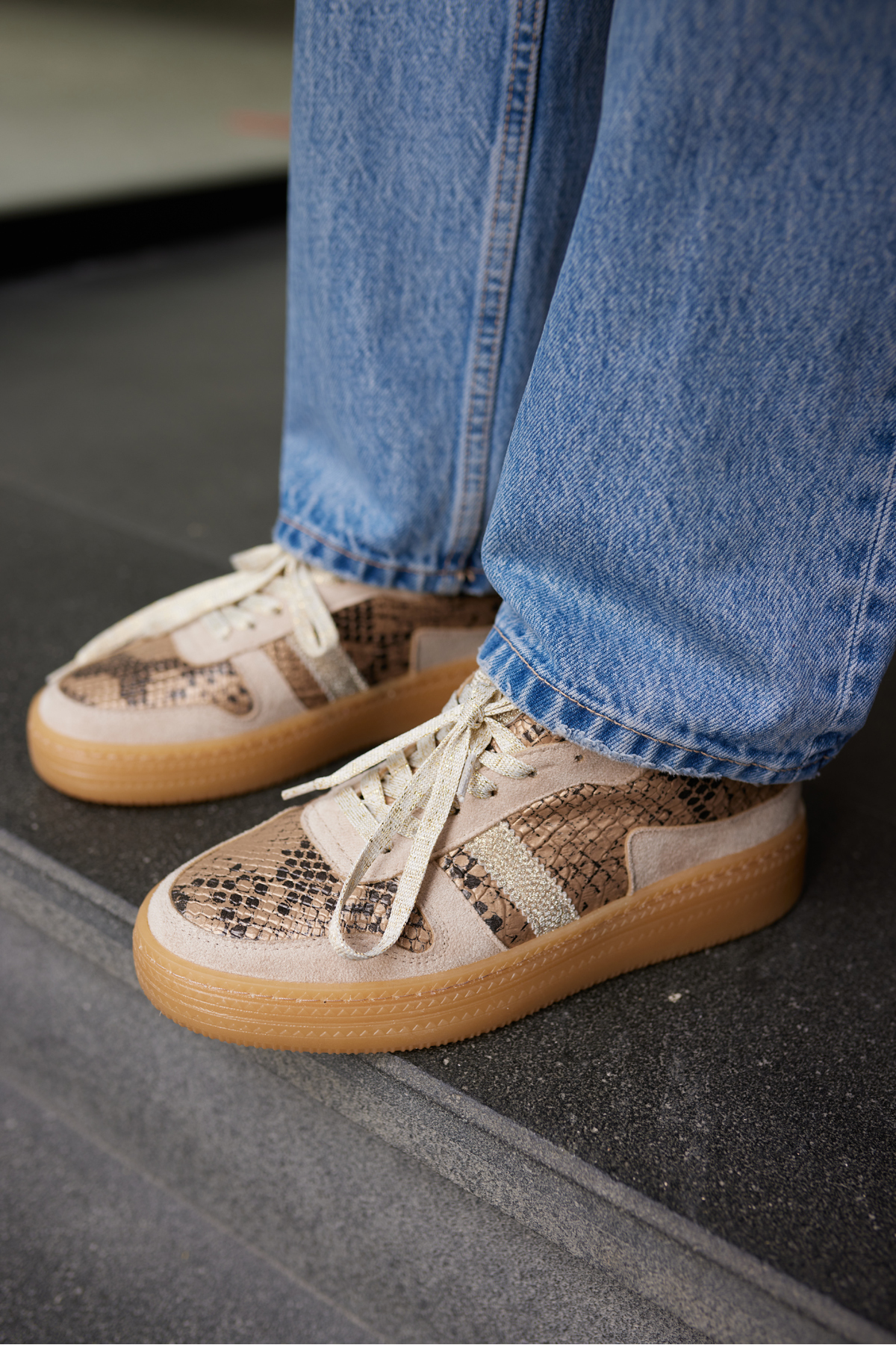 POLLO KADIN GUMUS YILAN MALZEME GARNILI BAGCIKLI SNEAKER