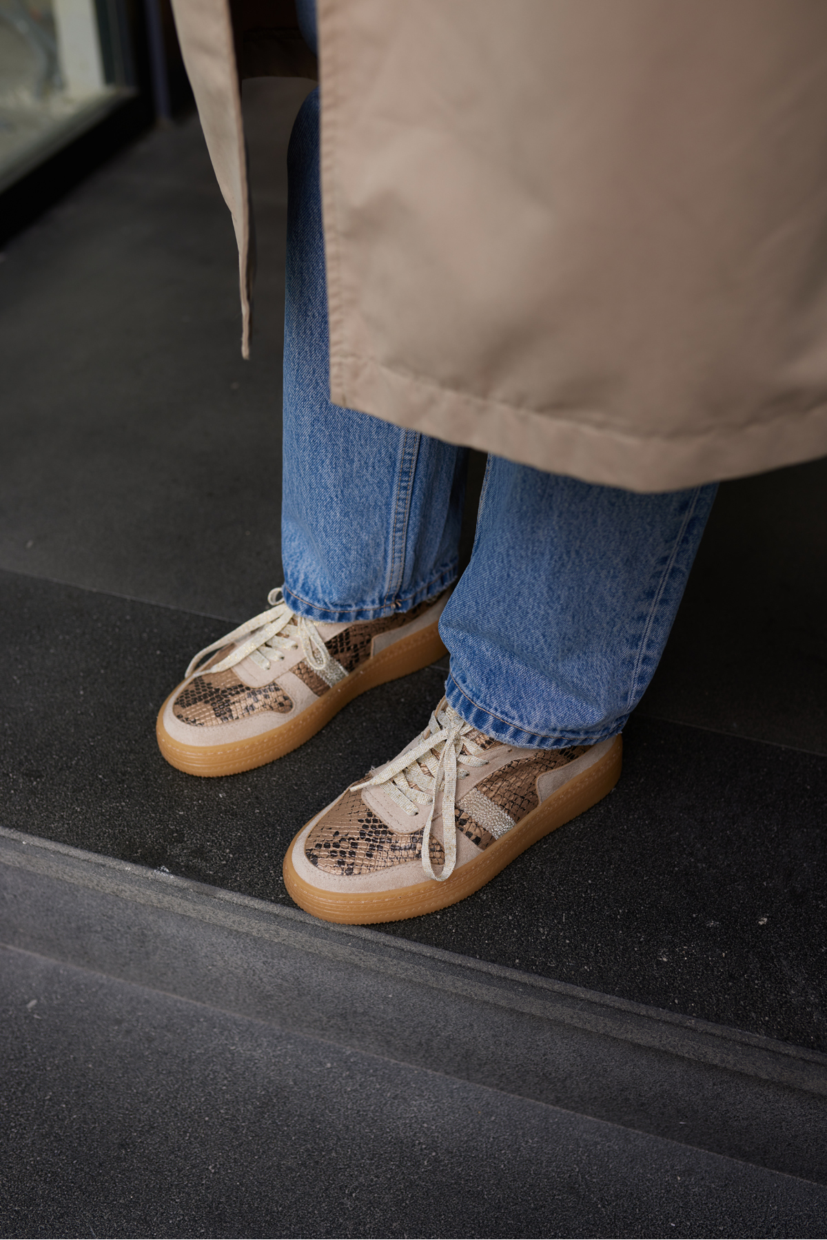 POLLO KADIN GUMUS YILAN MALZEME GARNILI BAGCIKLI SNEAKER