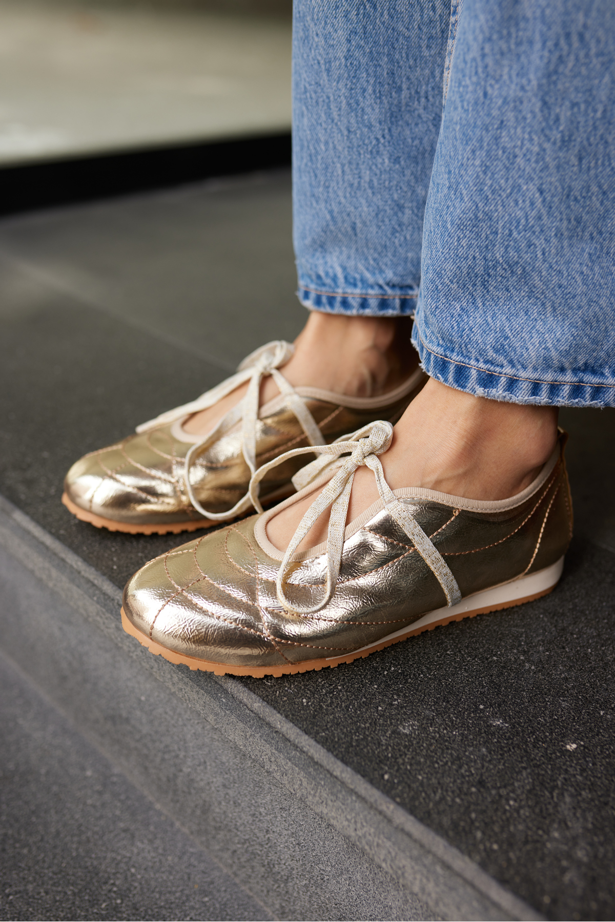 NAMES KADİN ALTIN BAGCIKLI SNEAKER