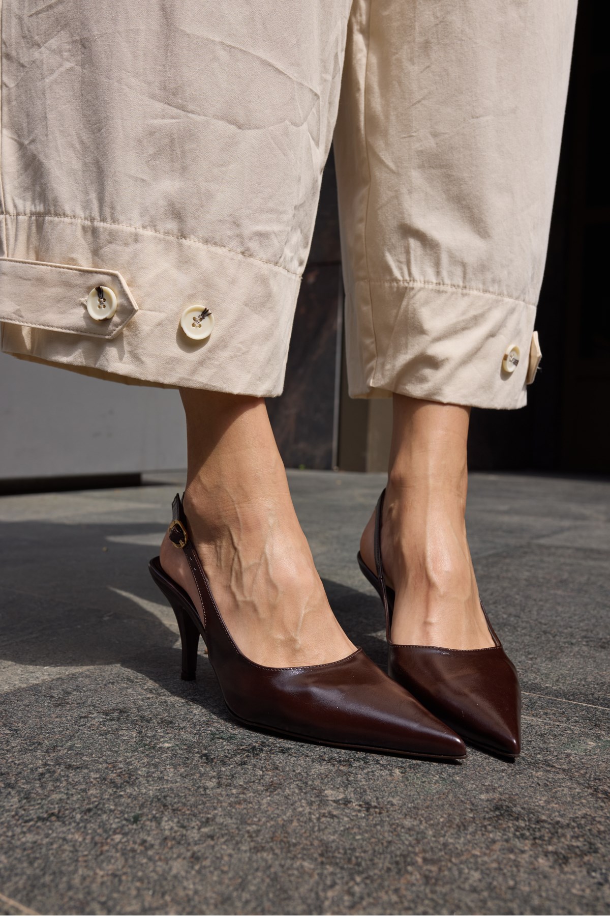 PALERZO KADİN KAHVE CİLT TOPUKLU SLINGBACK AYAKKABİ
