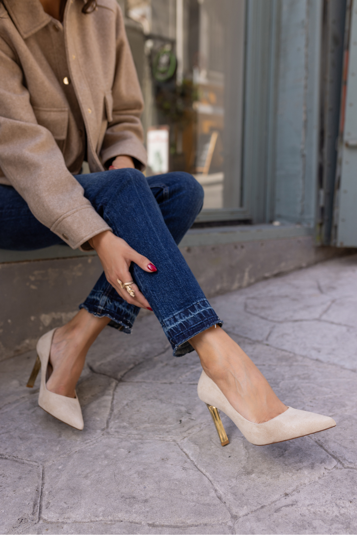 MOLİ KADIN BEJ SUET GALVANIZ OKÇELİ TOPUKLU STILETTO