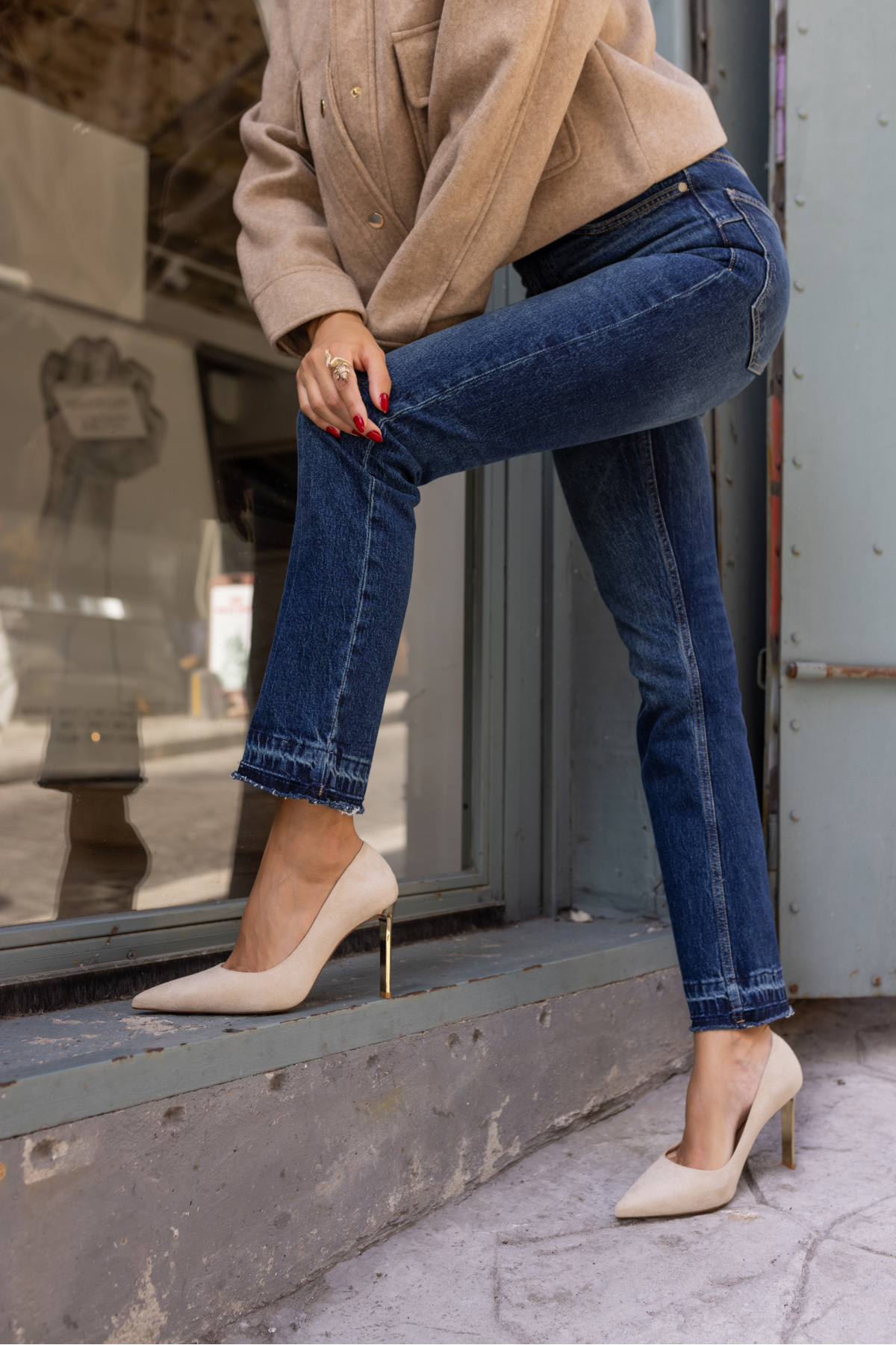 MOLİ KADIN BEJ SUET GALVANIZ OKÇELİ TOPUKLU STILETTO