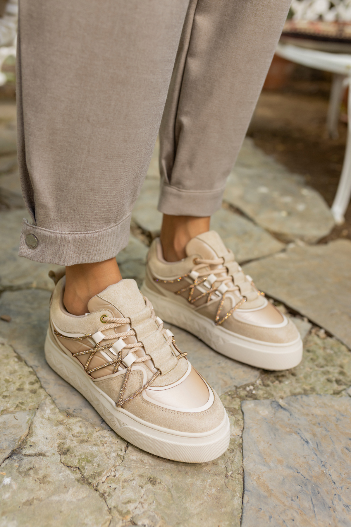 AMORE KADIN BEJ TAŞ DETAY BAGCIKLI SNEAKER