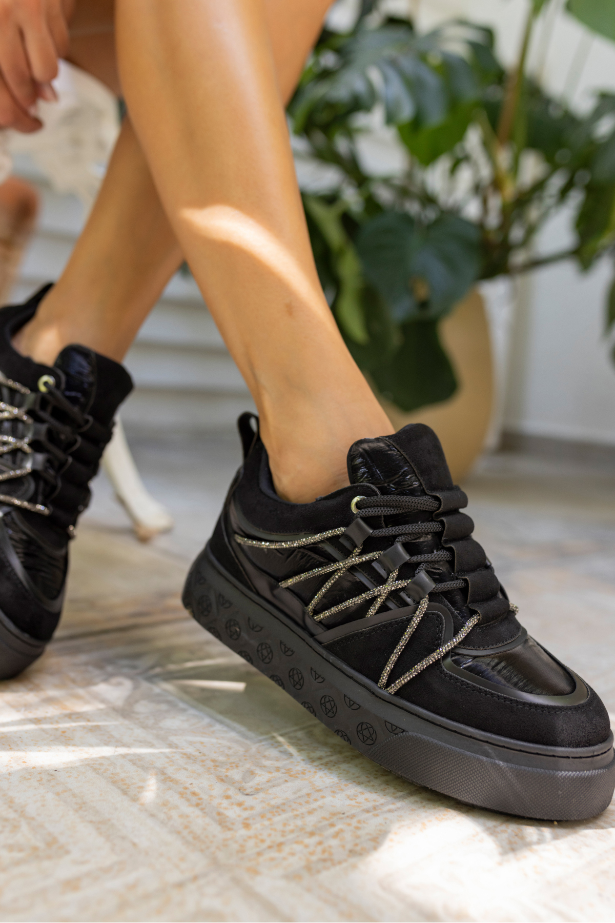 AMORE KADIN BEJ TAŞ DETAY BAGCIKLI SNEAKER