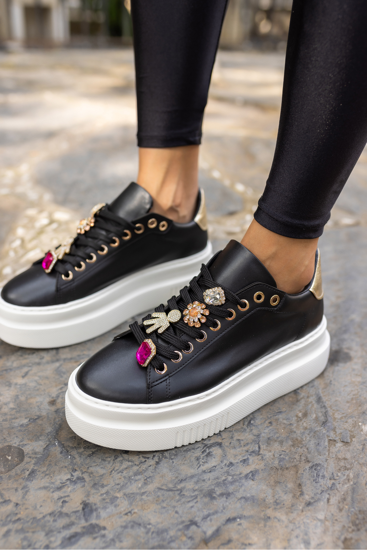 Carbon Kadın Siyah Bagcık Aksesuar Detay Sneaker