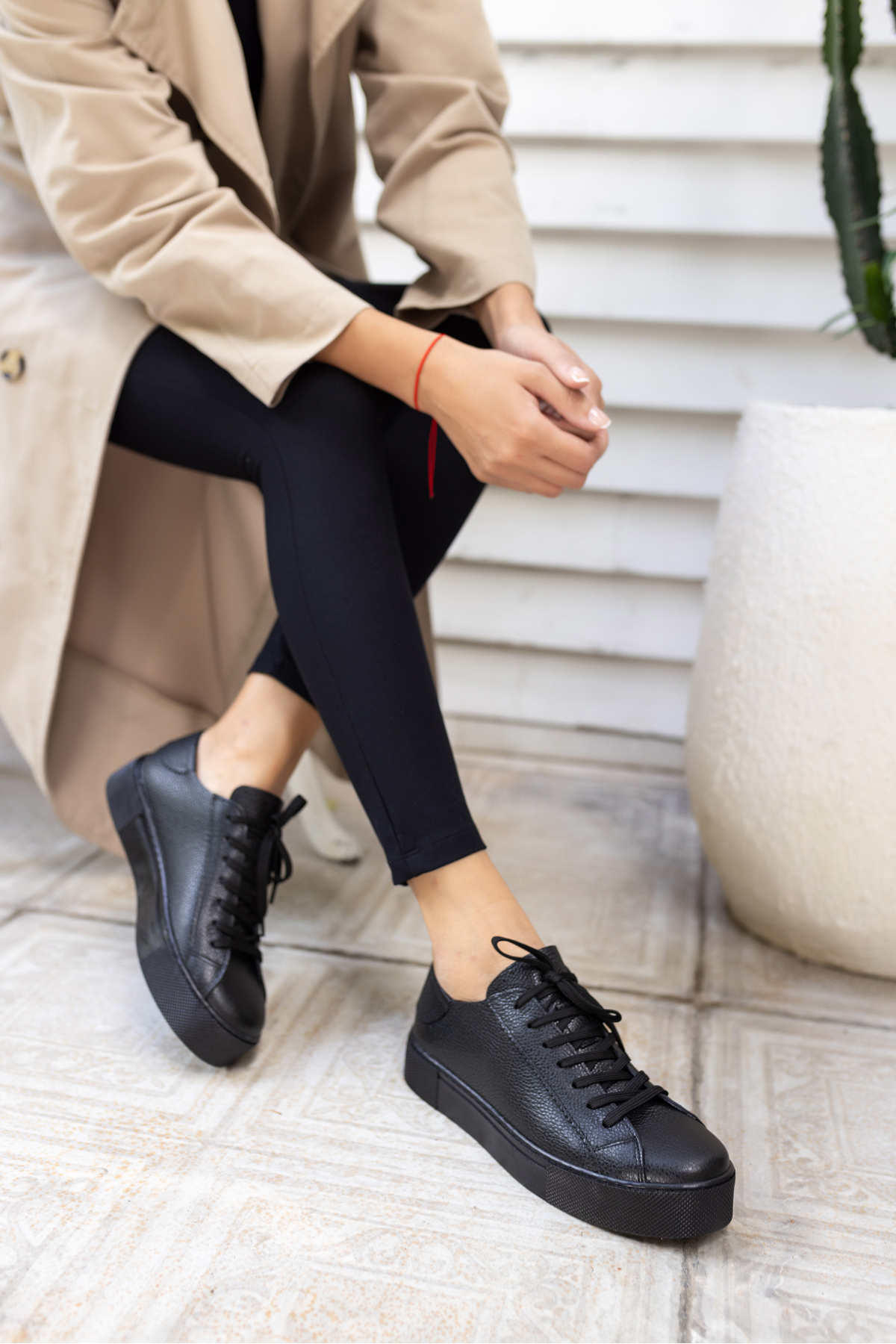 MİNELLİ KADİN BEYAZ GERCEK DERİ BAGCIKLI SNEAKER