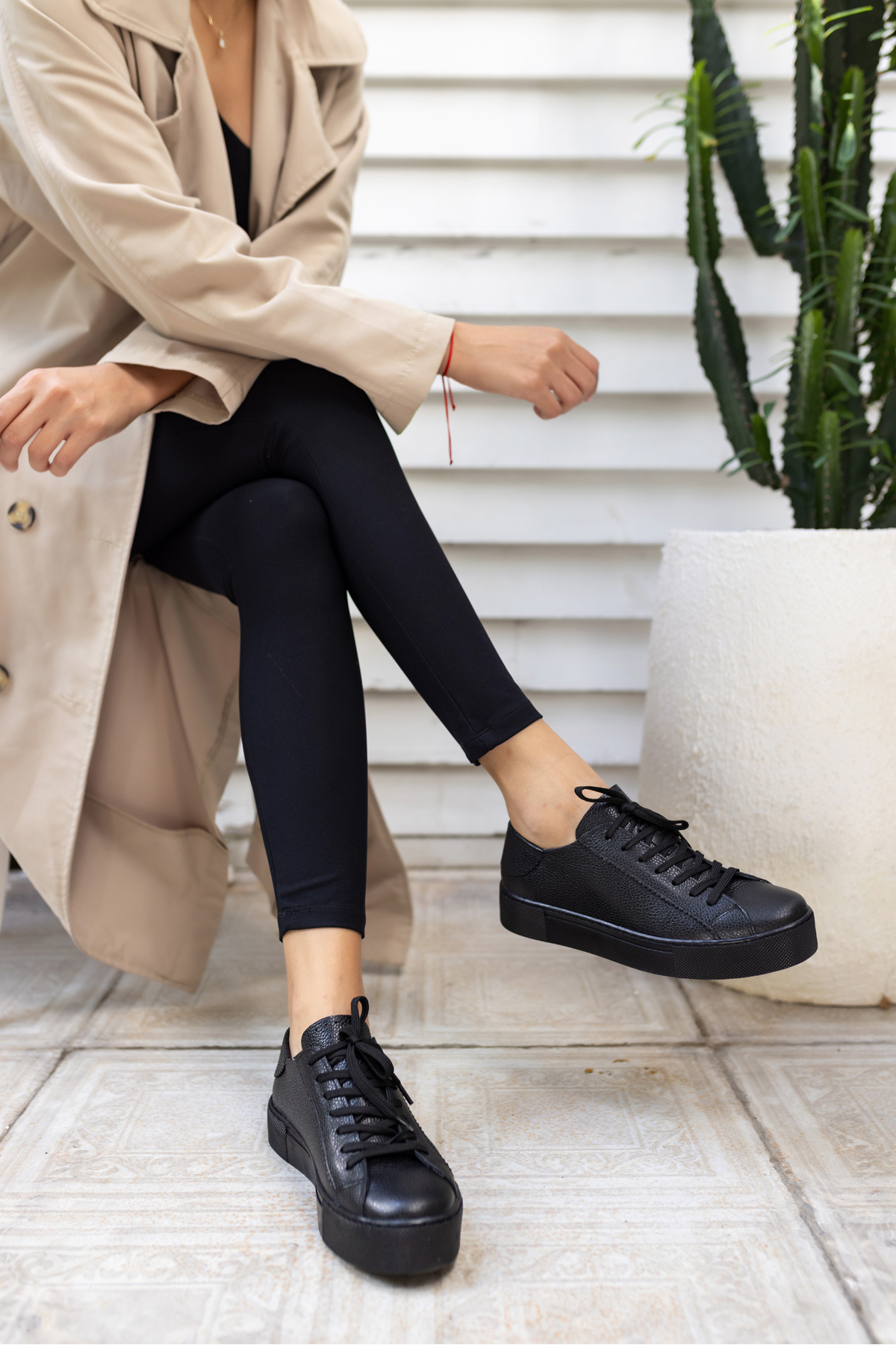 MİNELLİ KADİN BEYAZ GERCEK DERİ BAGCIKLI SNEAKER
