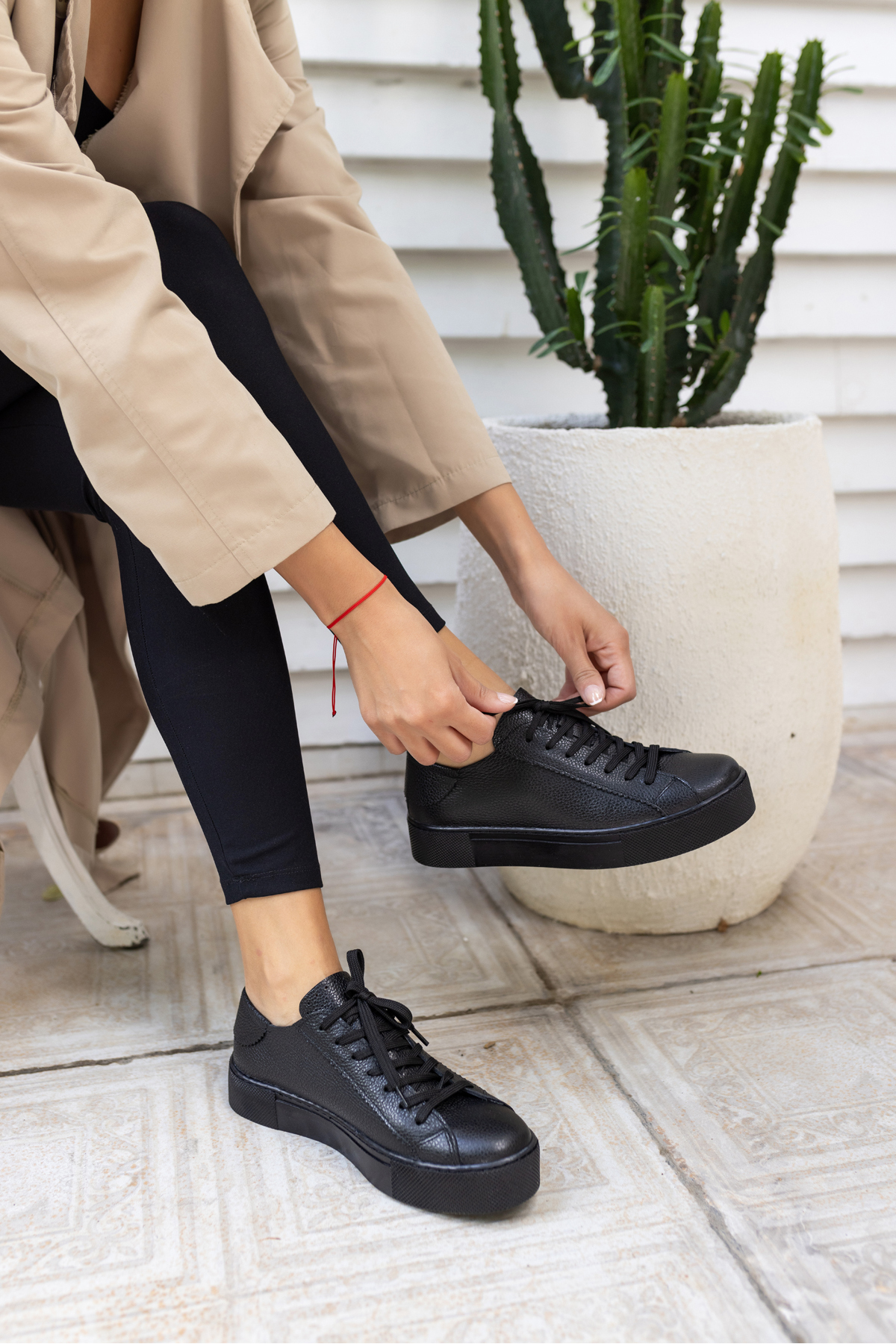 MİNELLİ KADİN BEYAZ GERCEK DERİ BAGCIKLI SNEAKER