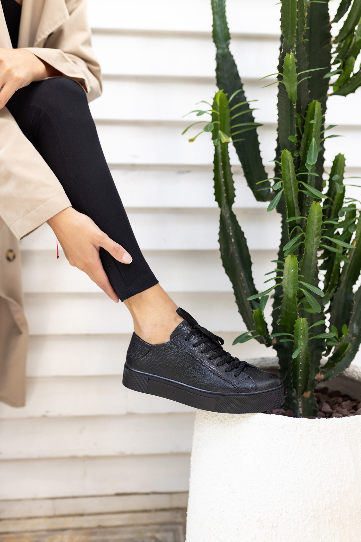 MİNELLİ KADİN BEYAZ GERCEK DERİ BAGCIKLI SNEAKER