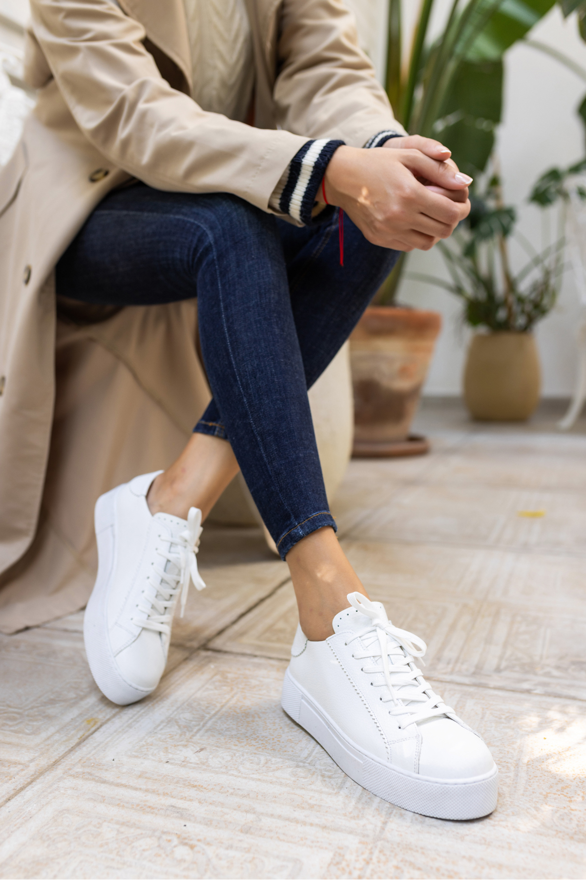 MİNELLİ KADİN BEYAZ GERCEK DERİ BAGCIKLI SNEAKER