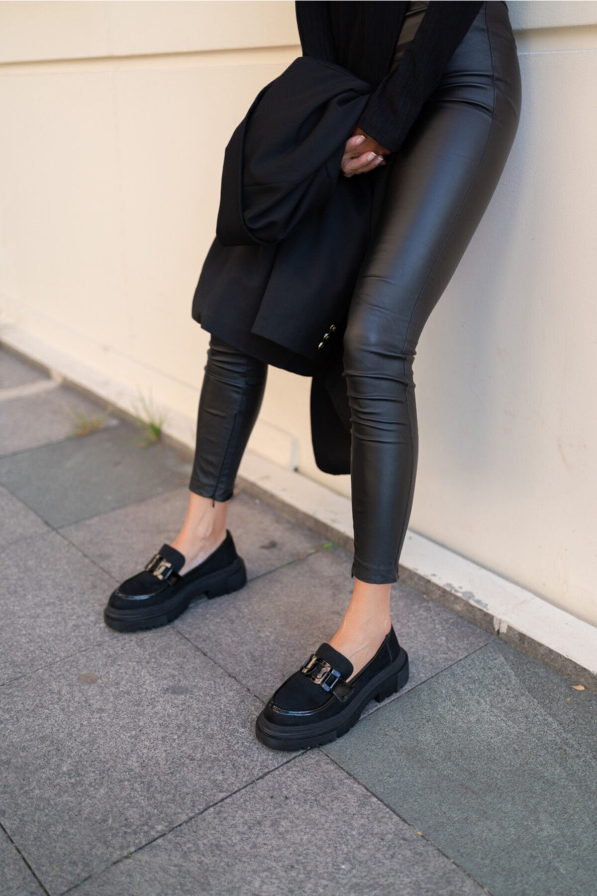 Dimatali Kadin Siyah Suet Siyah Rugan Parçali Ayakkabi