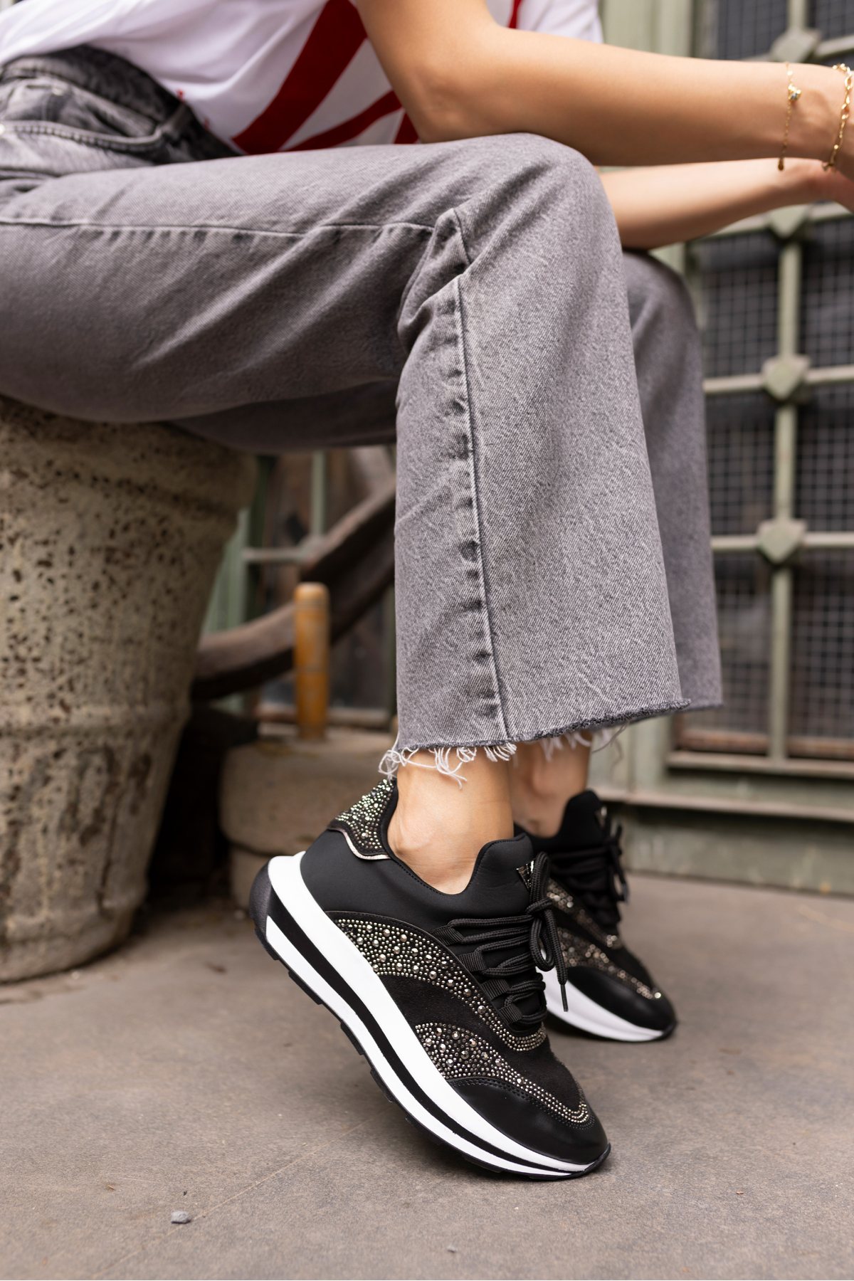 COLLE KADİN SİYAH SCUBA MALZEME SİYAH TAŞ SNEAKER