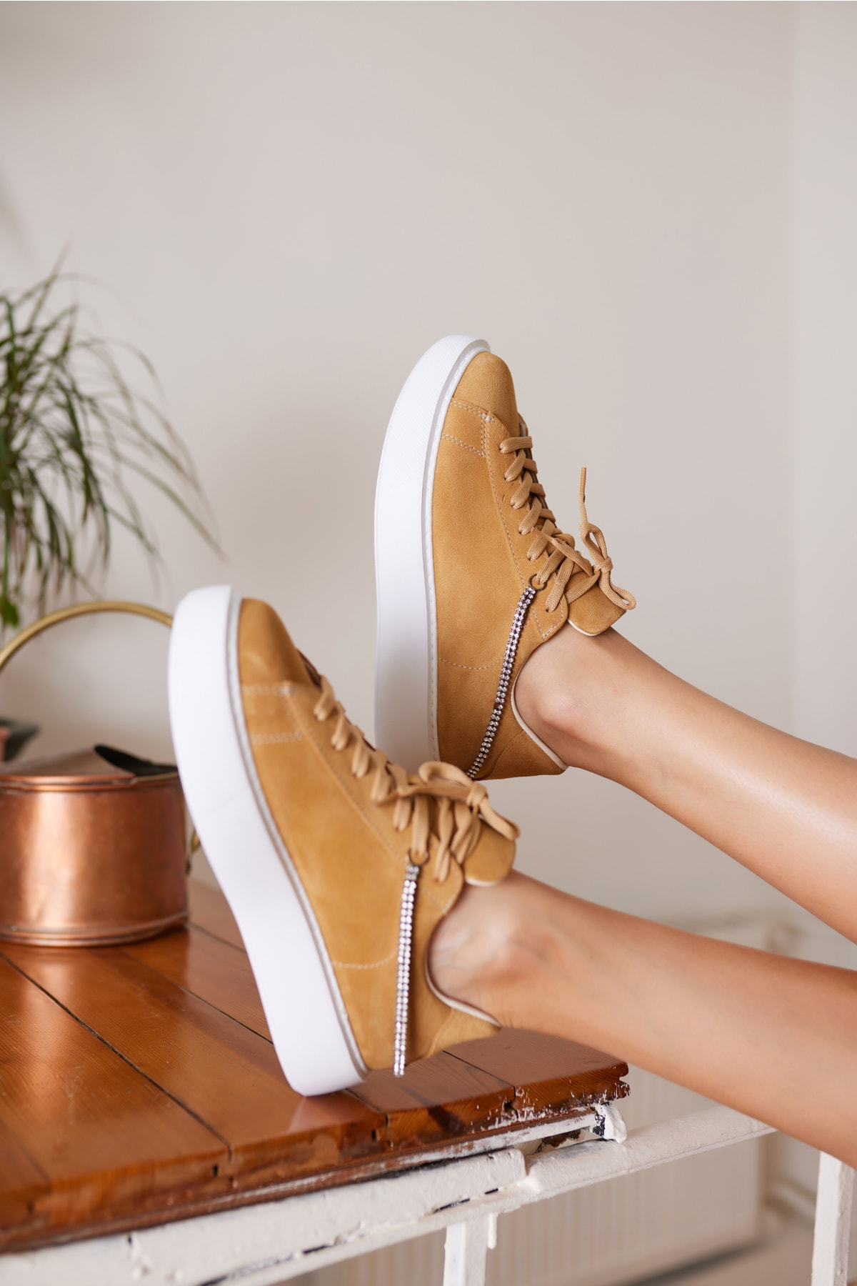 Polinas Kadin Camel Taş Detay Gercek Deri Suet Sneaker
