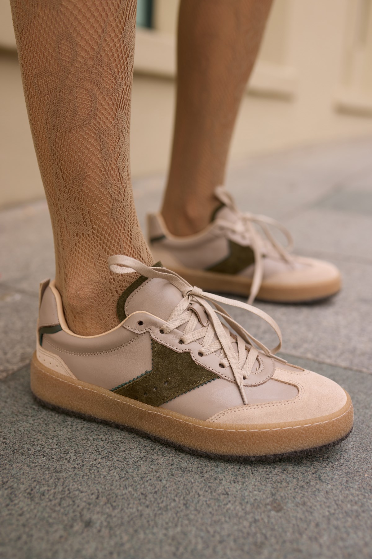 CORİA KADIN BEJ YEŞİL GARNILI GERCEK DERİ BAGCIKLI SNEAKER