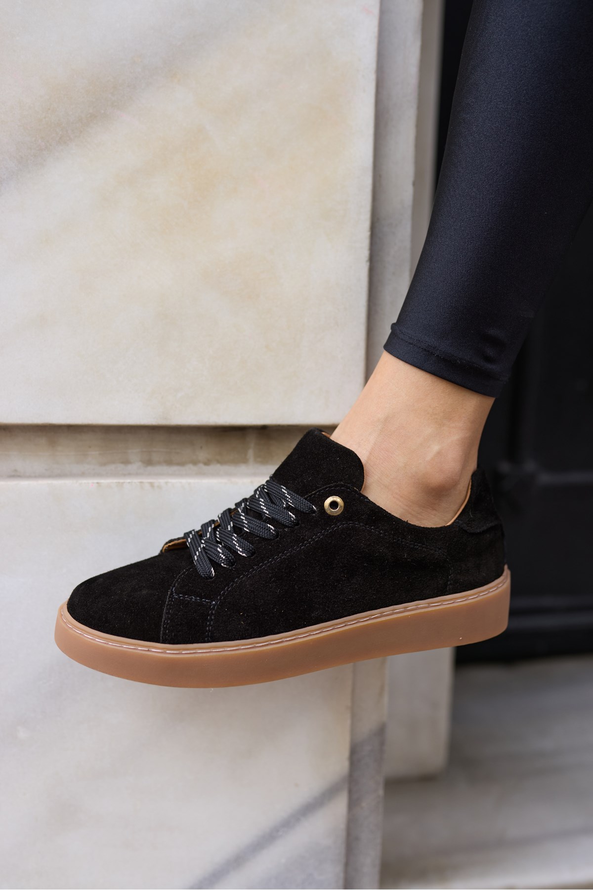 RASPA KADİN SİYAH GERCEK DERİ SUET BAGCIKLI SNEAKER