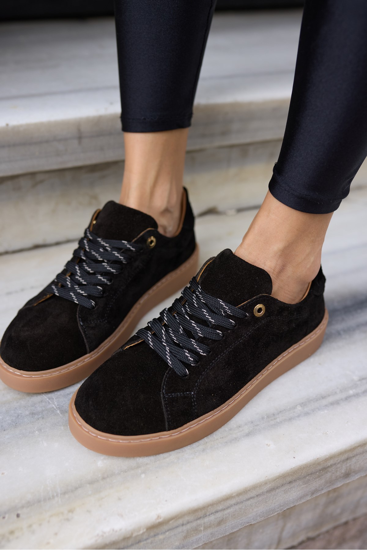 RASPA KADİN SİYAH GERCEK DERİ SUET BAGCIKLI SNEAKER