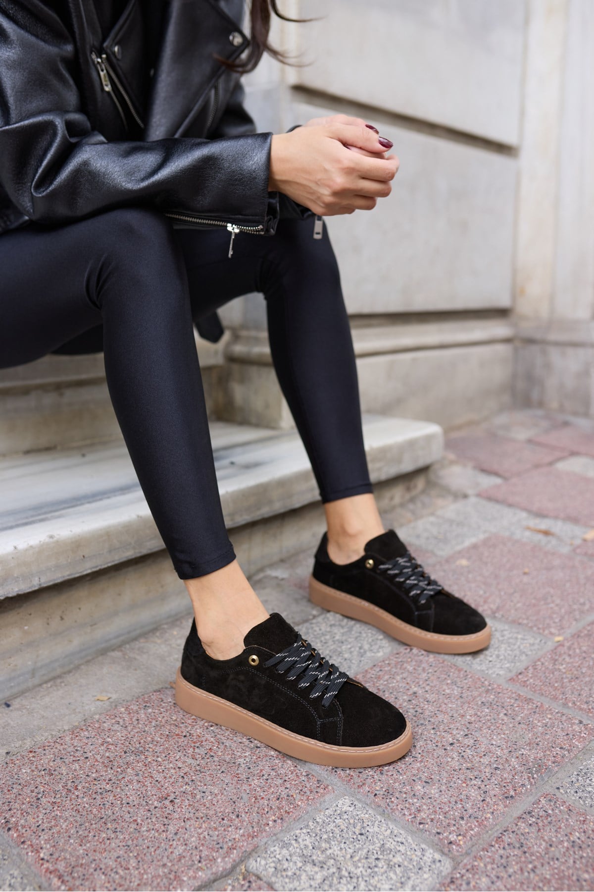 RASPA KADİN SİYAH GERCEK DERİ SUET BAGCIKLI SNEAKER