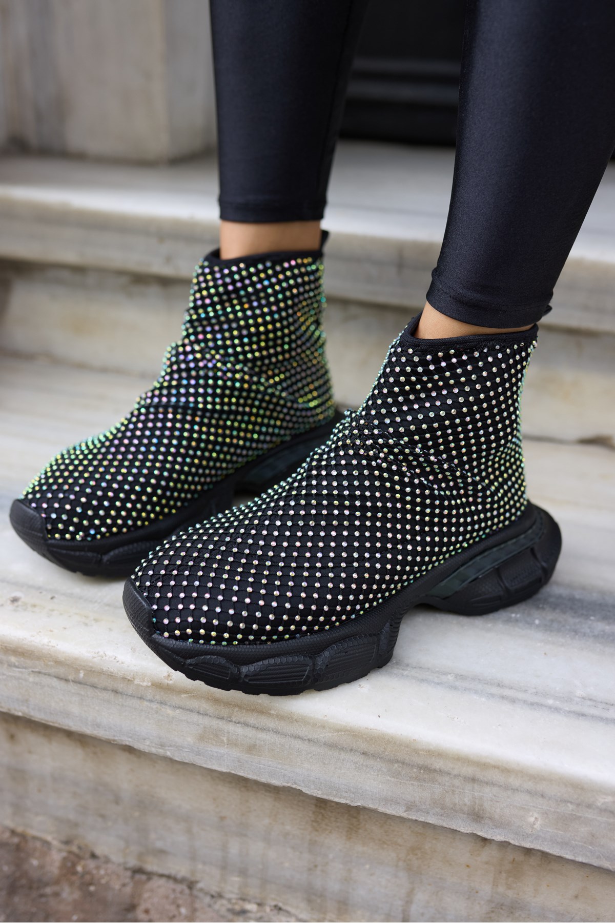 DEJAA KADIN SIYAH JANJAN TAS DETAY SNEAKER BOT