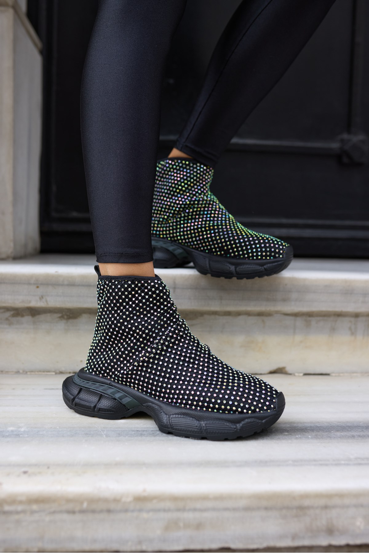 DEJAA KADIN SIYAH JANJAN TAS DETAY SNEAKER BOT