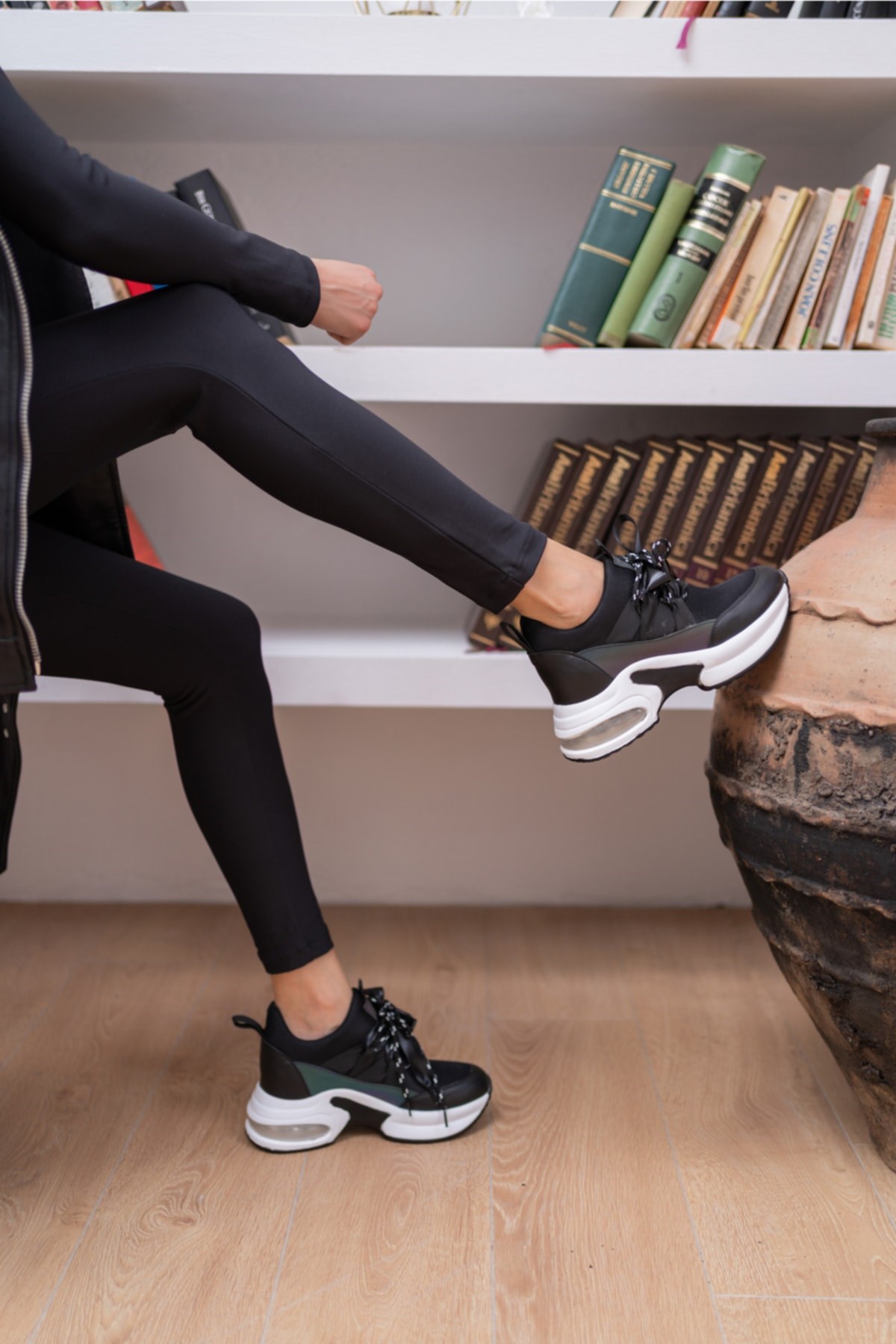 Hanna Kadın Siyah Dalgıc Kumas Detay Dolgu Topuklu Sneakers