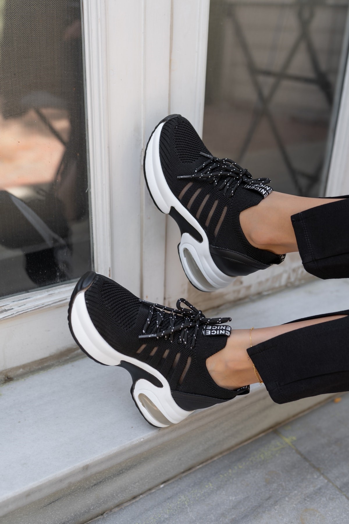 Woala Kadin Siyah Dolgu Topuk Sneakers