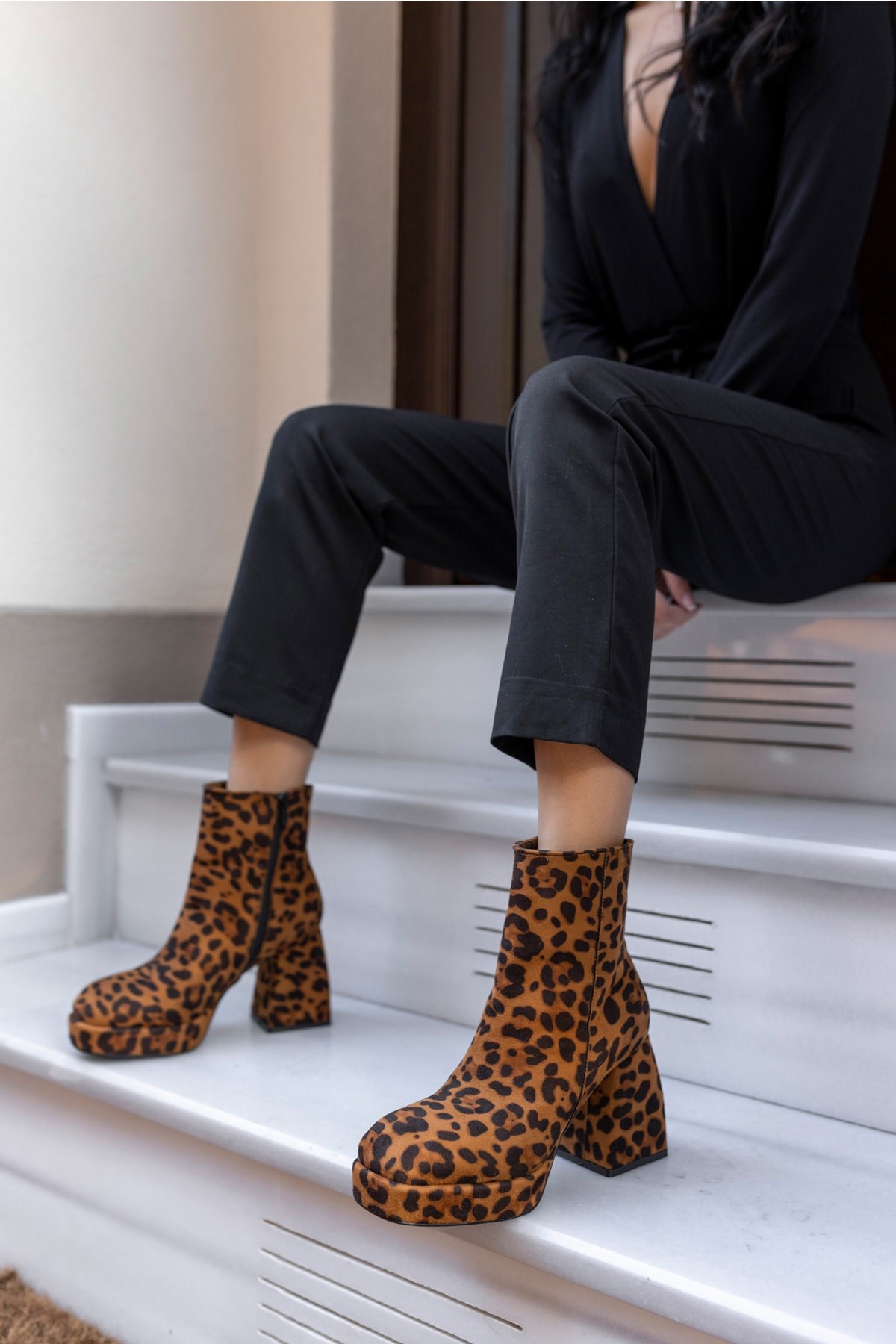 Kadın Leopar Platform Bot