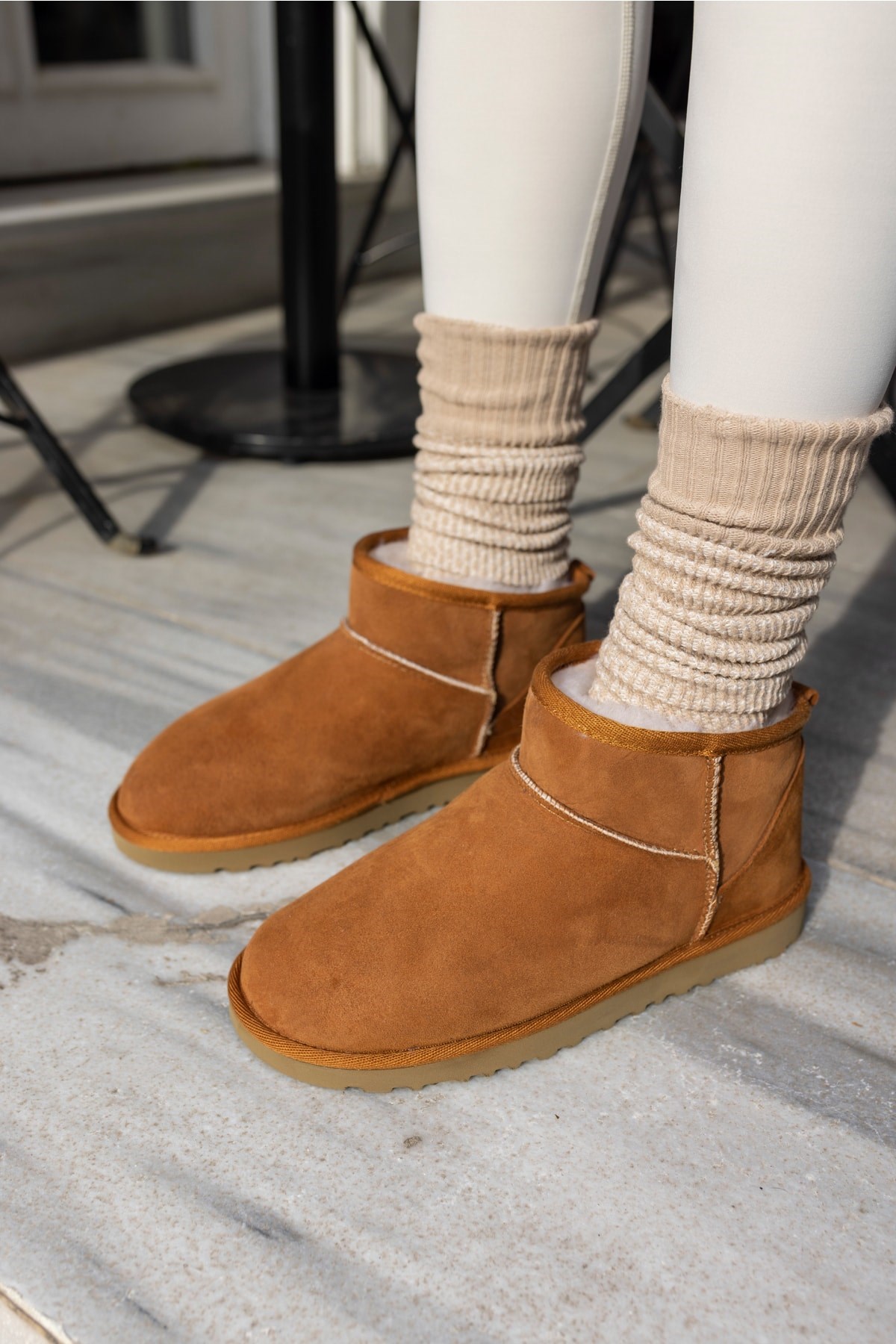 Messiy Kadin Ultra Mini Taba Gercek Deri Suet Yogun Kurklu Bot