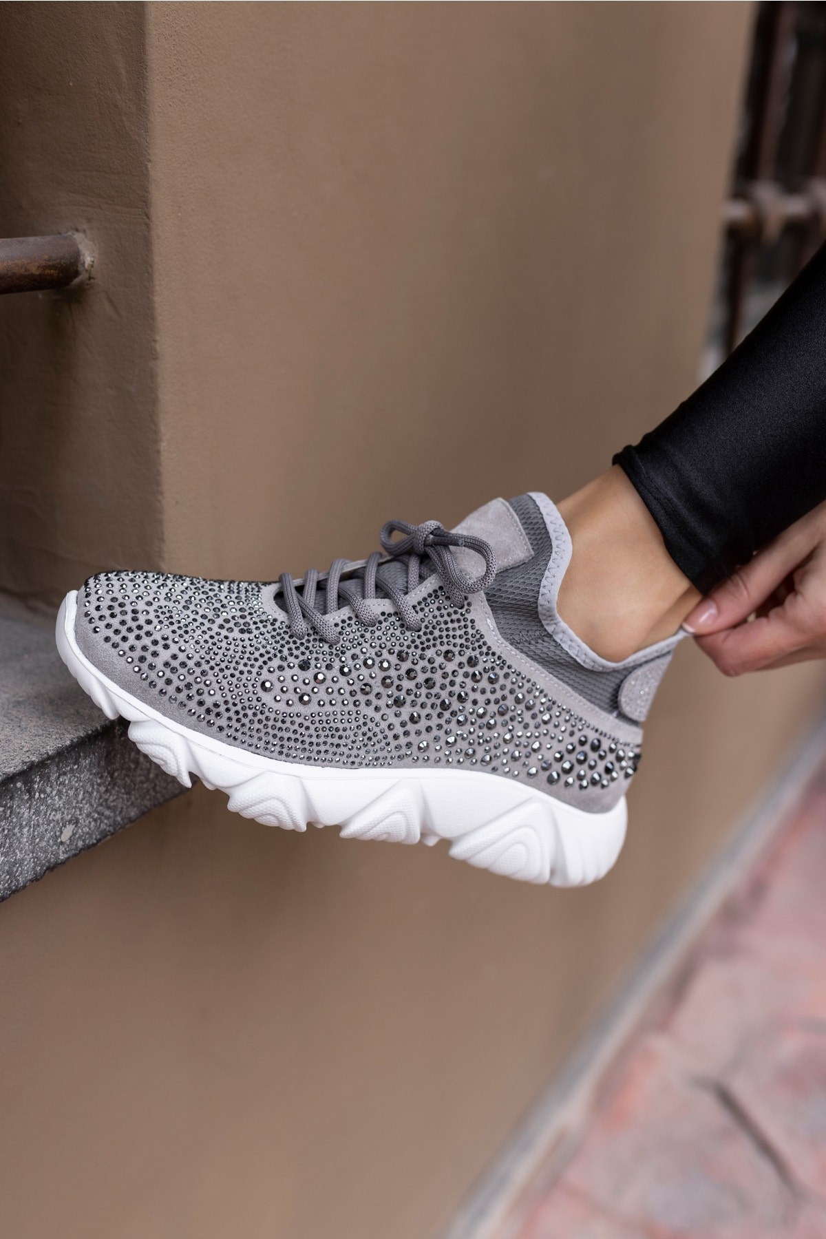 Leva Kadın Gri Taş Detay Eva Taban Sneaker