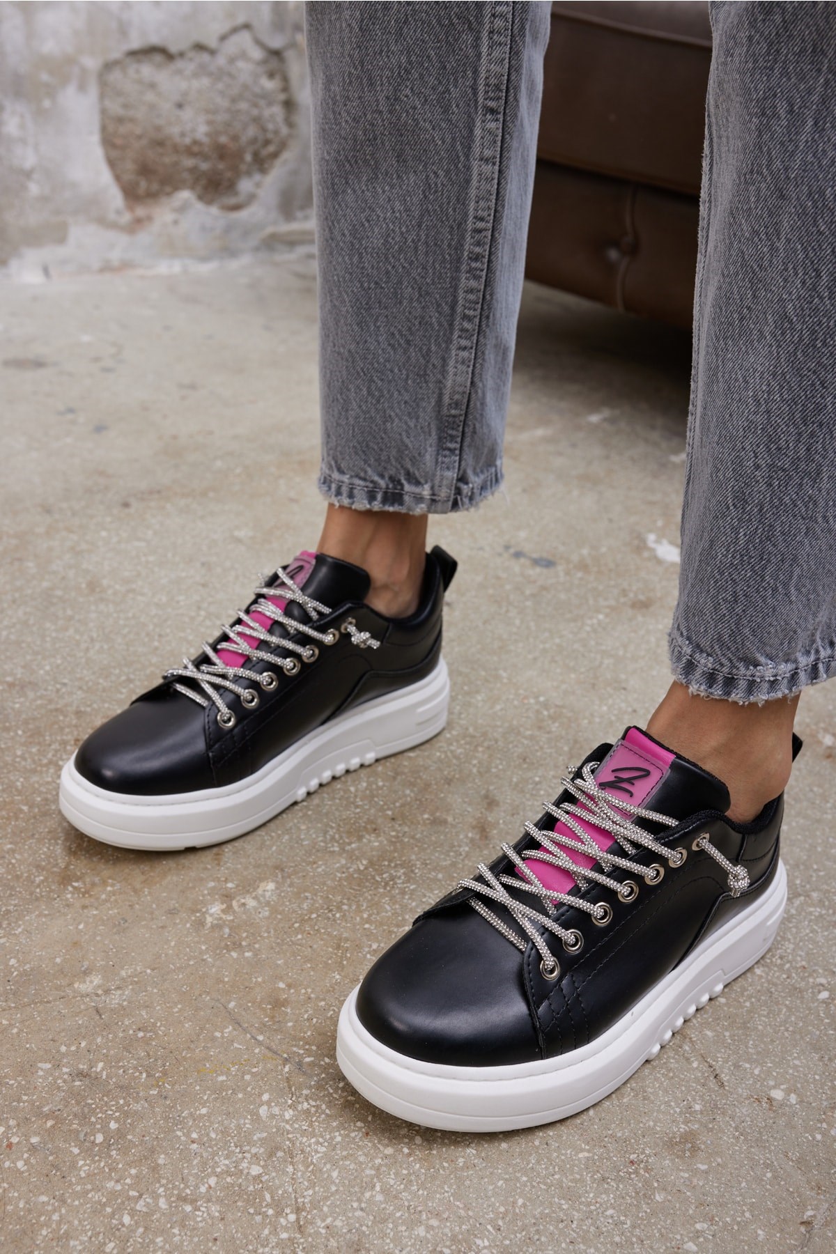 Bianca Kadın Siyah Taş Detay Sneaker